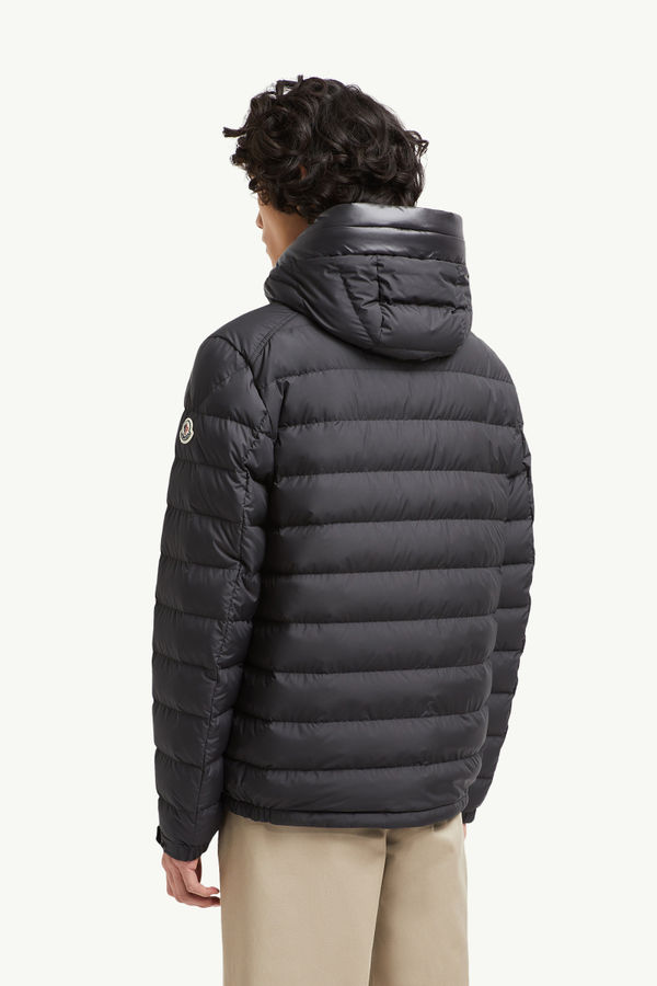Chevrerie Hooded Short Down Jacket Men Black Moncler 4