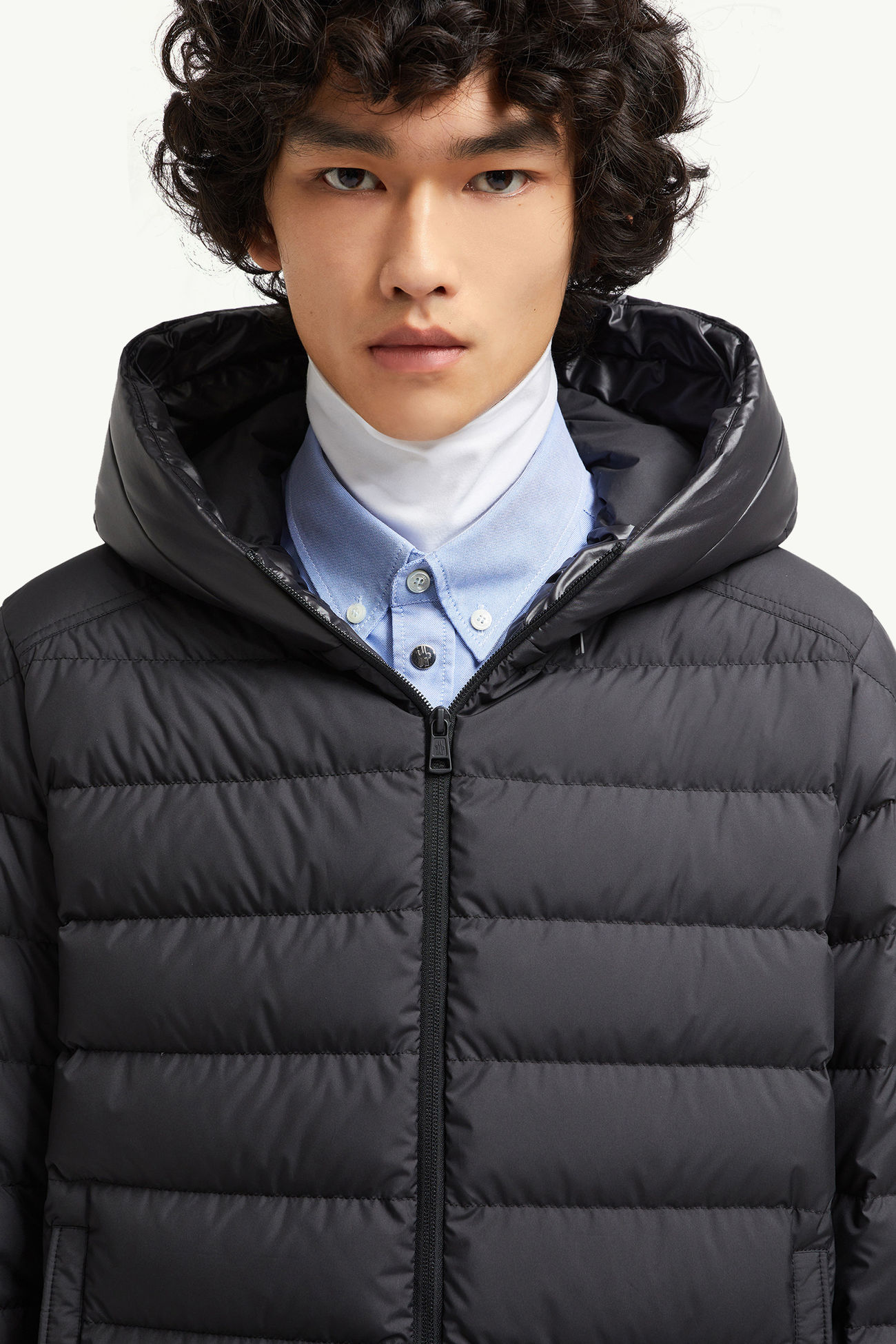 Chevrerieショートダウンジャケット メンズ ブラック Moncler 6