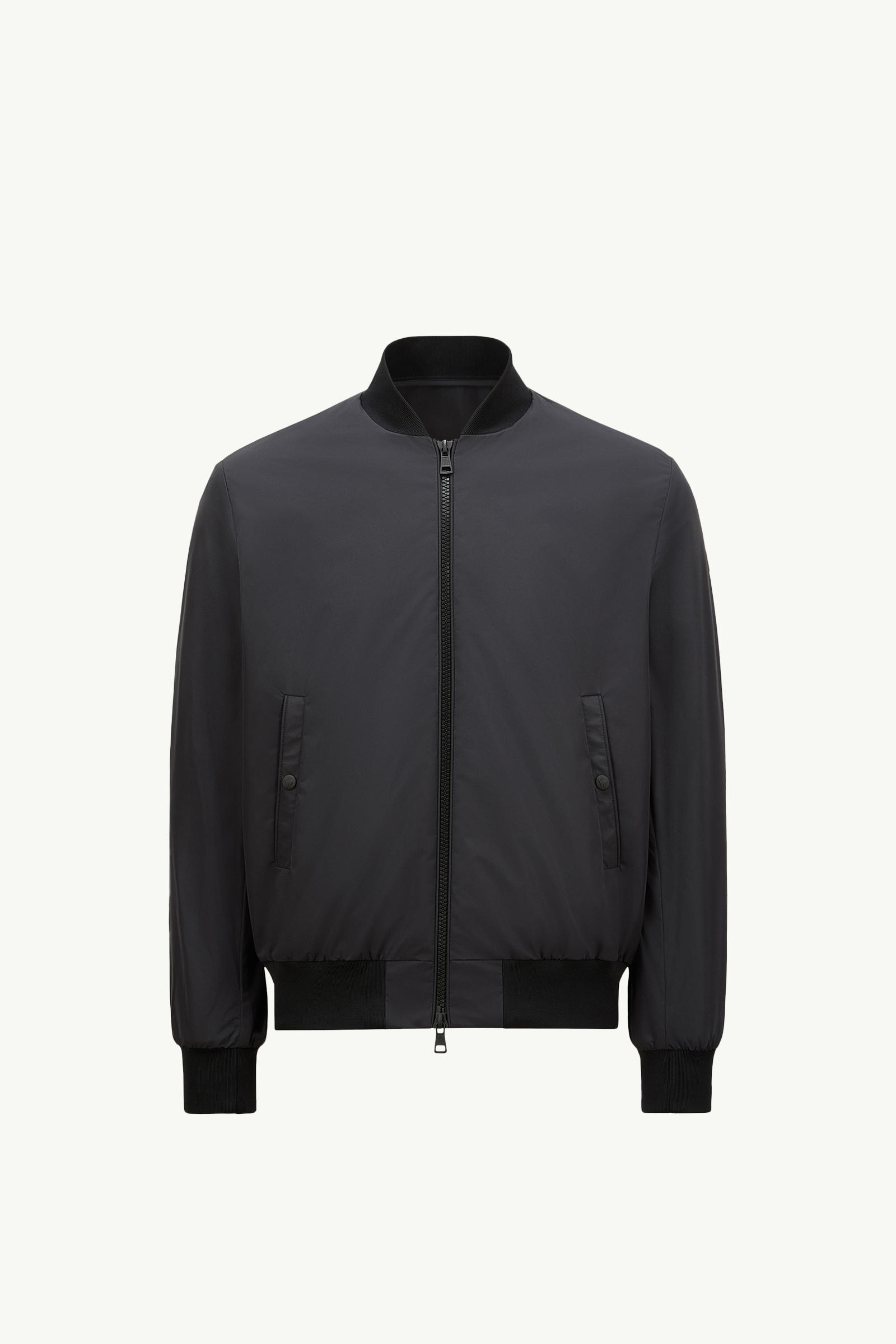 https://moncler-cdn.thron.com/api/v1/content-delivery/shares/dpx6uv/contents/K10911A0018854A91999_F/image/K10911A0018854A91999_F