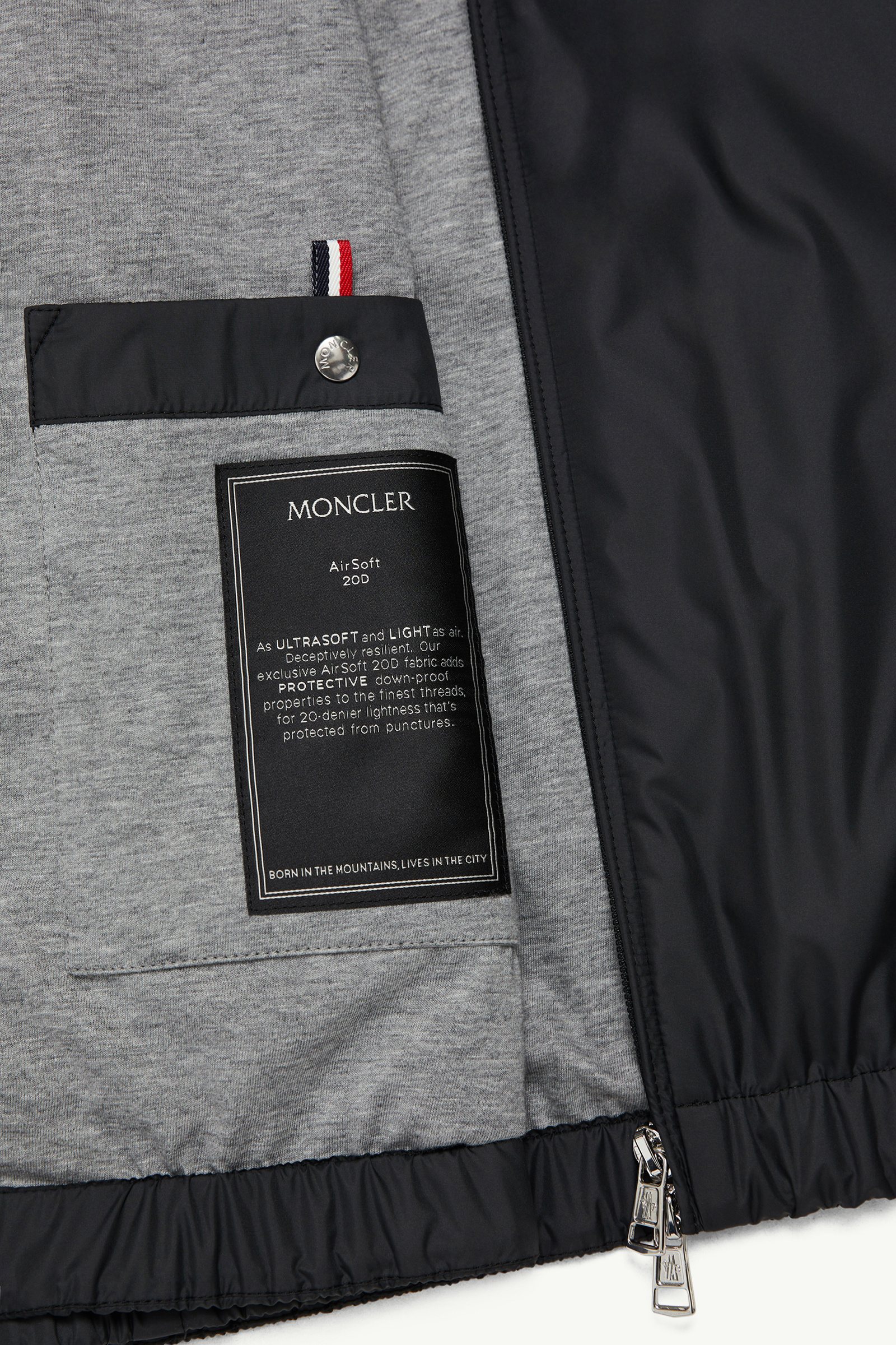 【関税込み】Moncler ブラック Auxonne ウインドブレーカー 24342366_54395158_600.jpg