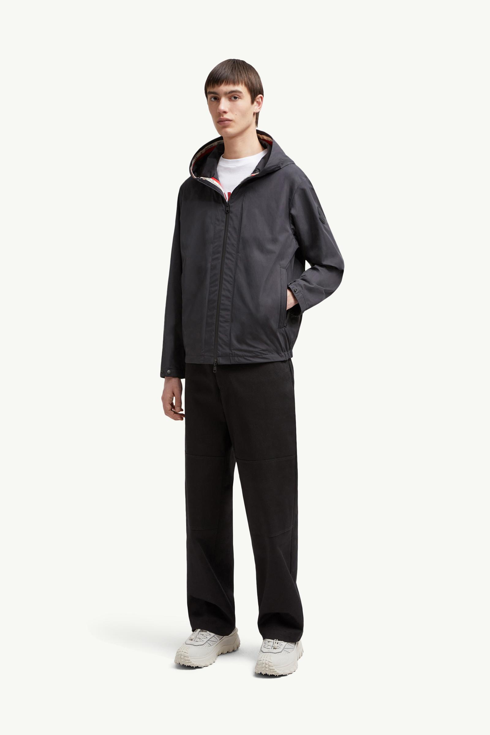 美品 MONCLER モンクレール CARLES カルレス ナイロンパーカー MONCLER モンクレール メンズ ナイロンジャケット ロゴ