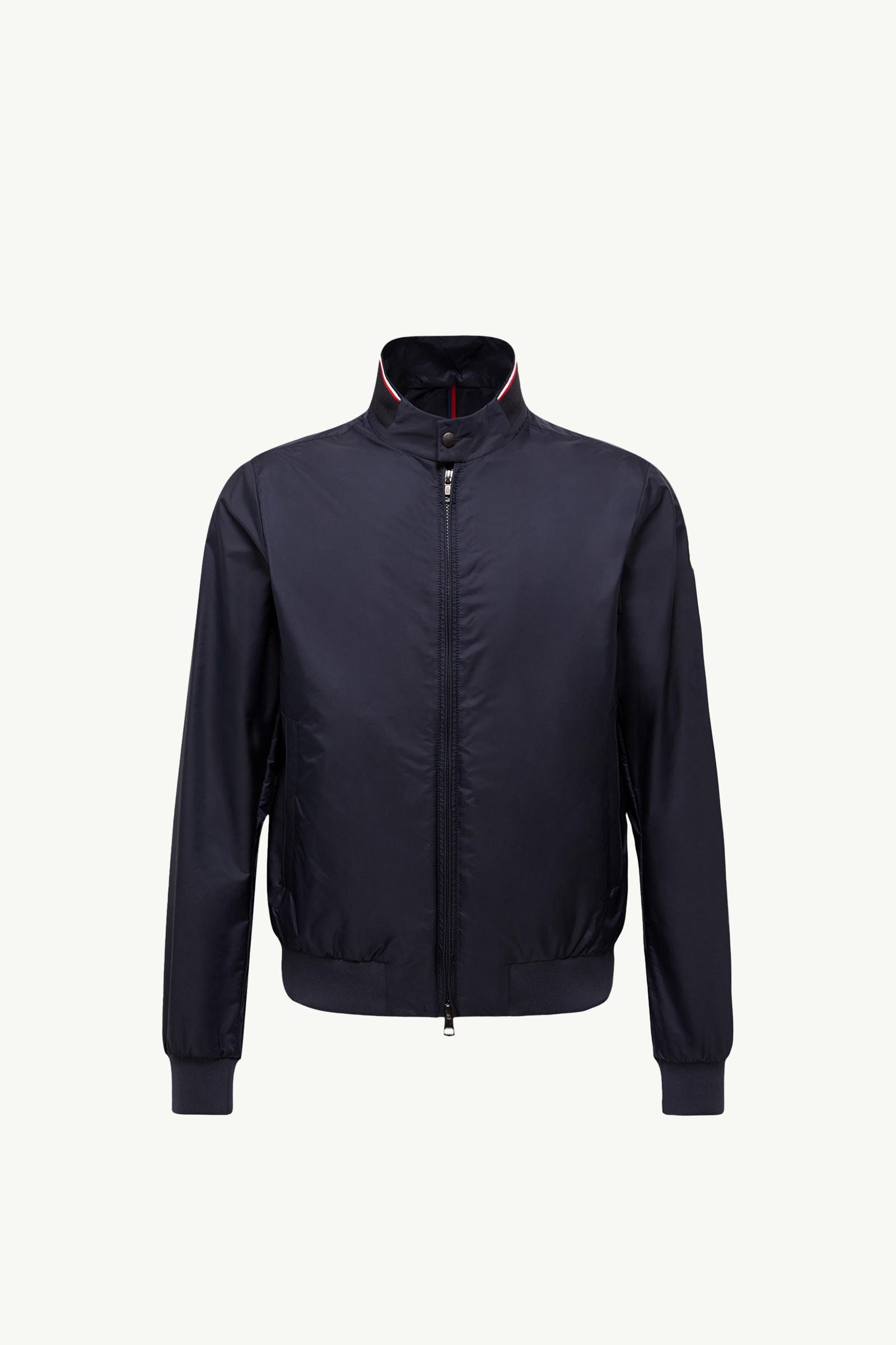 https://moncler-cdn.thron.com/api/v1/content-delivery/shares/dpx6uv/contents/K10911A0019868352775_F/image/K10911A0019868352775_F