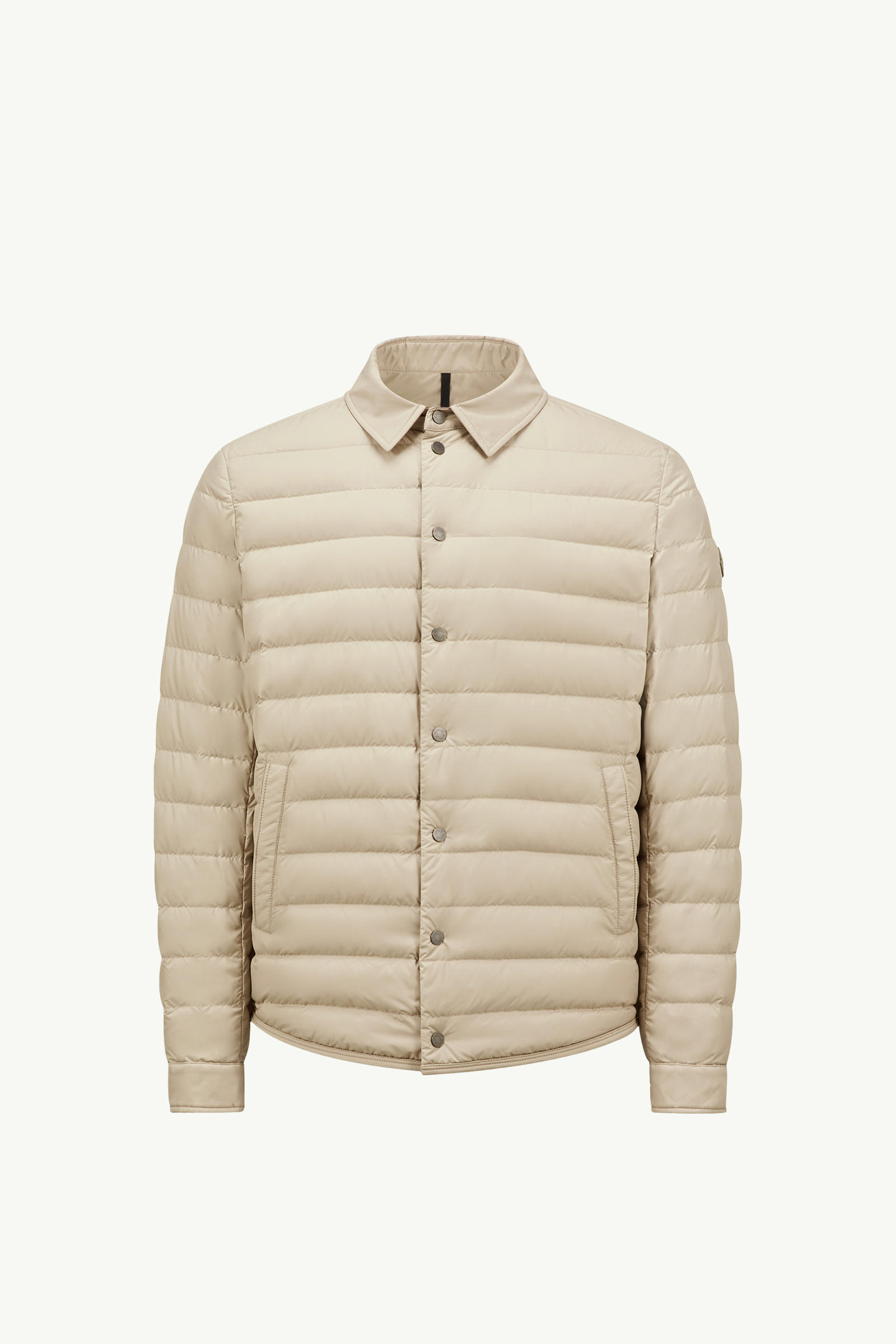 https://moncler-cdn.thron.com/api/v1/content-delivery/shares/dpx6uv/contents/K10911G00010597X220L_F/image/K10911G00010597X220L_F