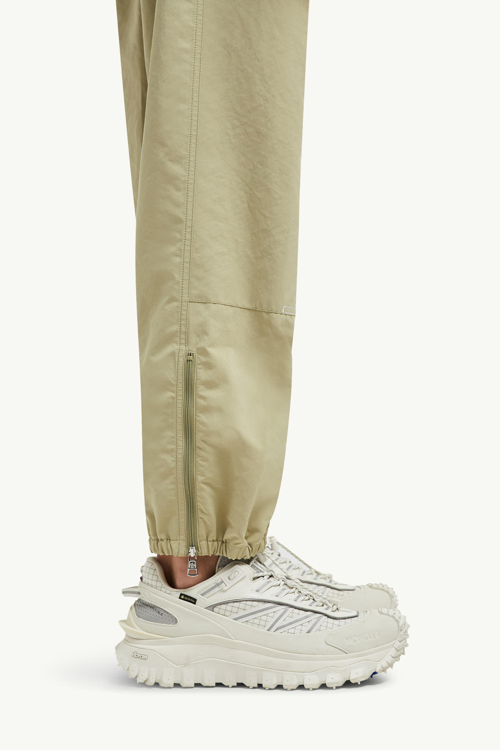 Pantalones deportivos con parche con logotipo bordado Hombre Beige Claro Moncler 6
