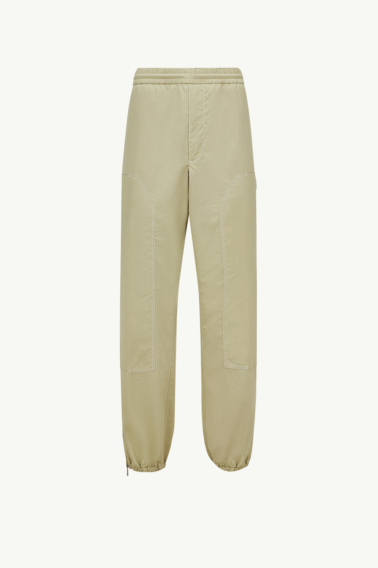 Pantalones deportivos con parche con logotipo bordado_findInBoutique_image