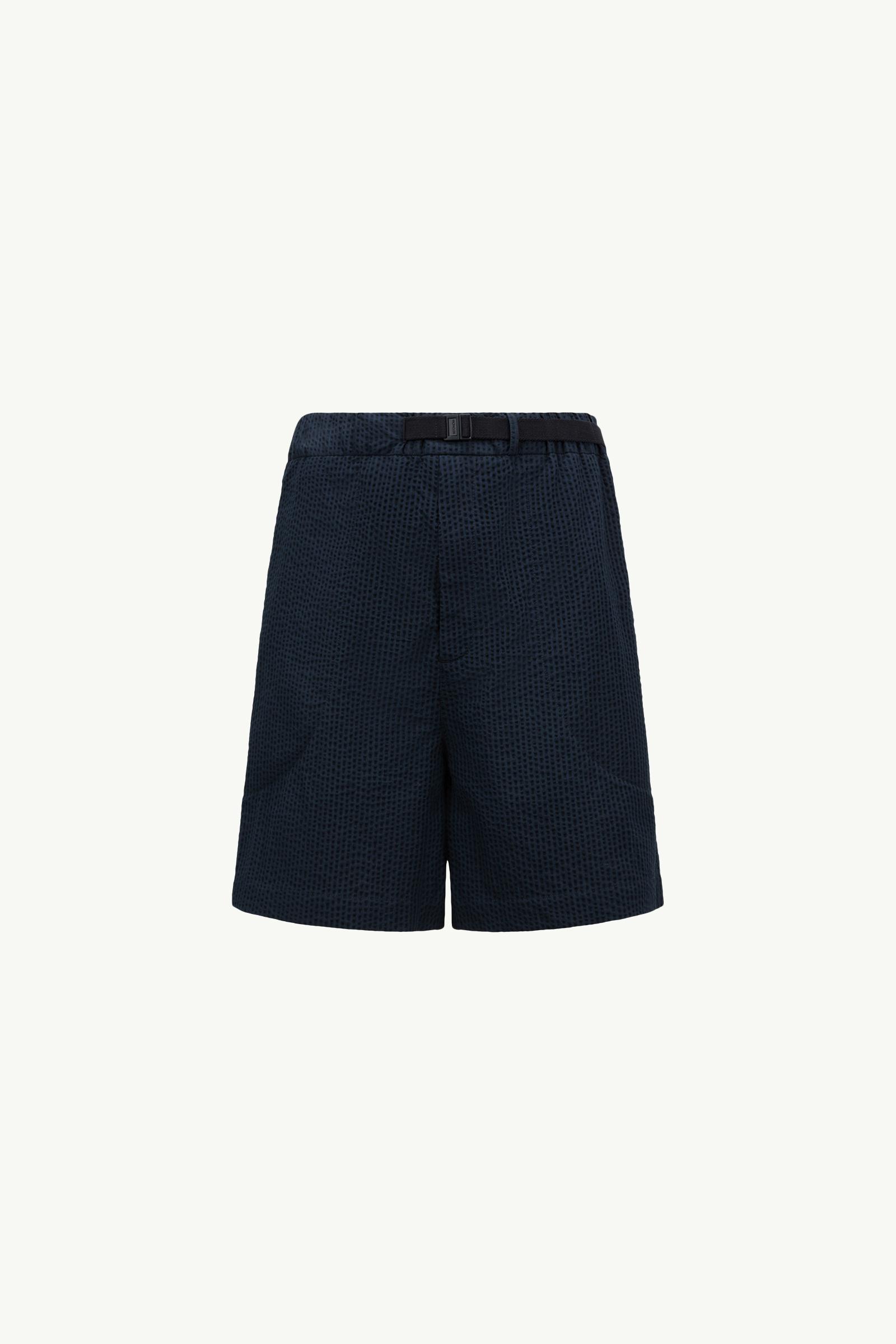 Shorts aus Seersucker mit Gürtel_findInBoutique_image