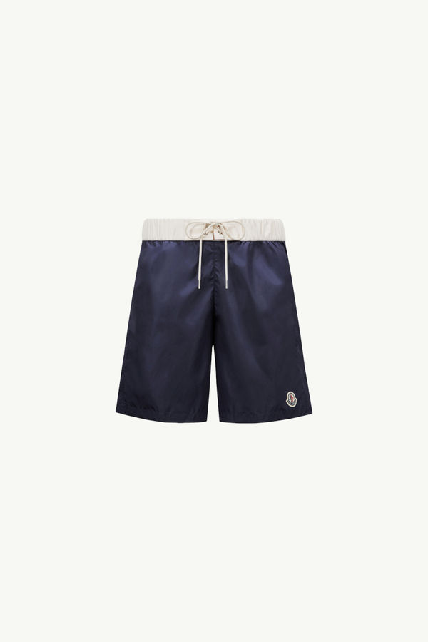 https://moncler-cdn.thron.com/api/v1/content-delivery/shares/dpx6uv/contents/K10912C000075985M612_F/image/K10912C000075985M612_F
