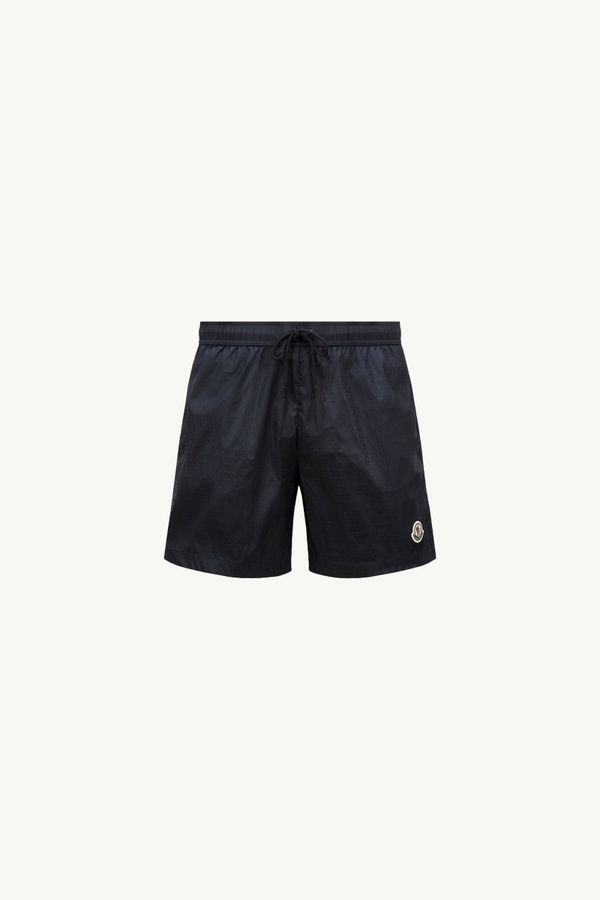 https://moncler-cdn.thron.com/api/v1/content-delivery/shares/dpx6uv/contents/K10912C00011598KCF77_F/image/K10912C00011598KCF77_F