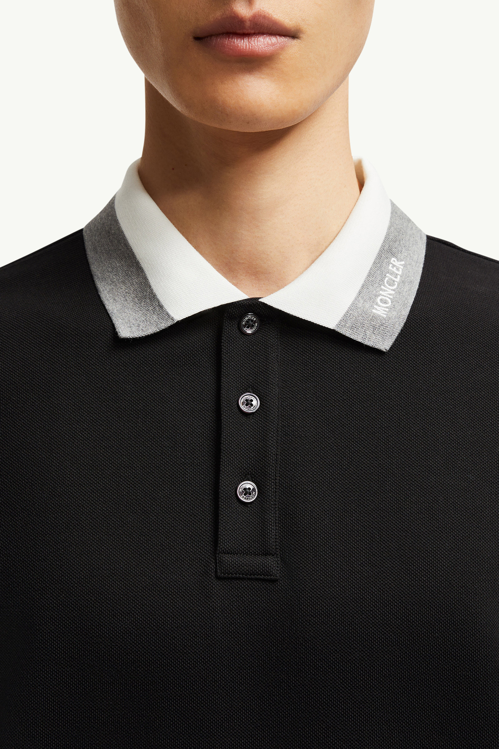 Polo in cotone piquet con logo ricamato Uomo Nero Moncler 5