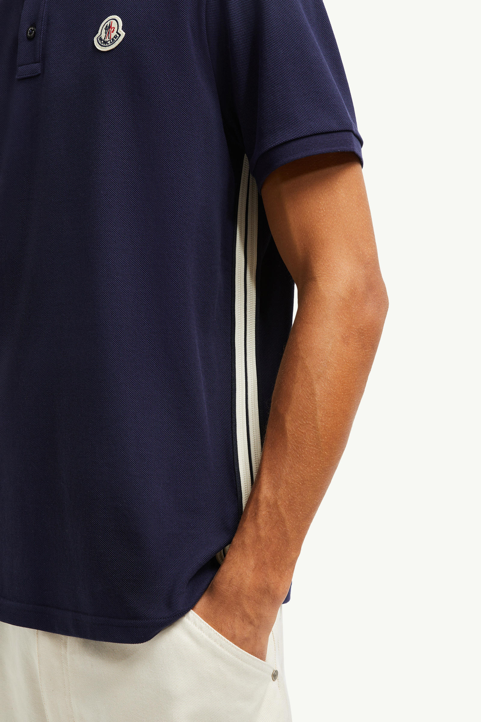 Poloshirt aus Baumwollpiqué mit gestreiften Akzenten Herren Dunkelblau Moncler 5