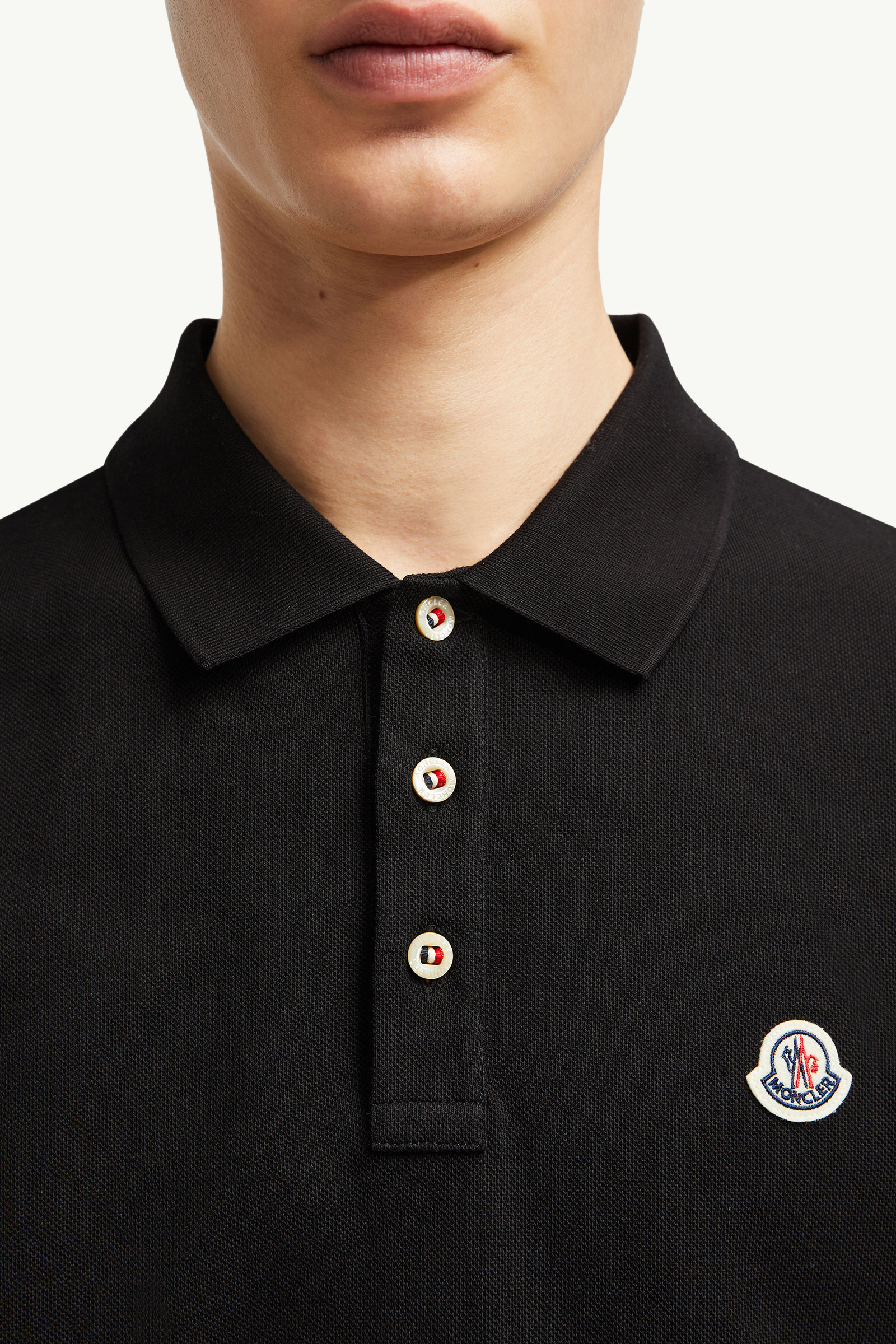 Polo in piquet di cotone con patch logato Uomo Nero Moncler 5