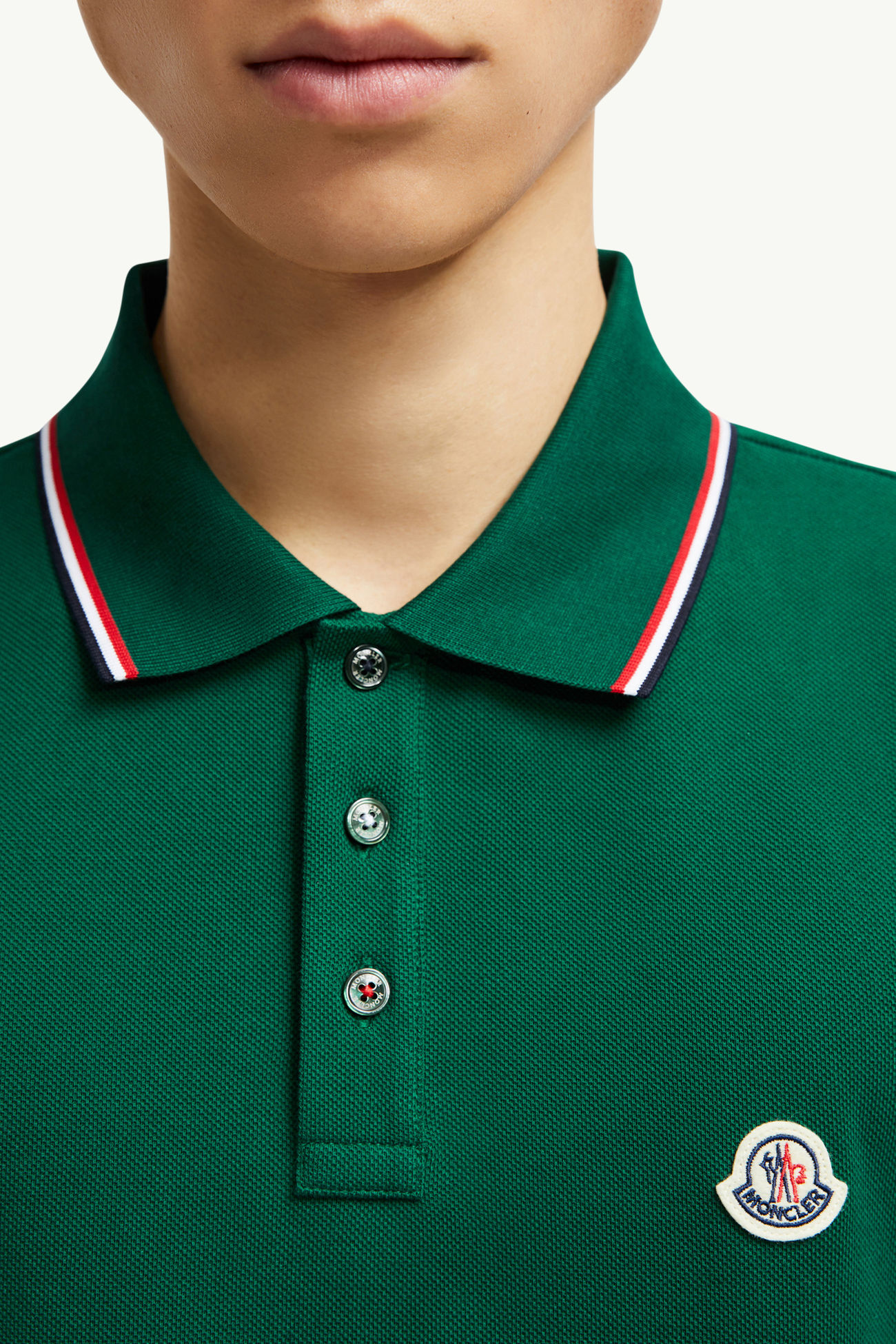 Polo in cotone piquet con finiture tricolore Uomo Verde Foglia Moncler 5