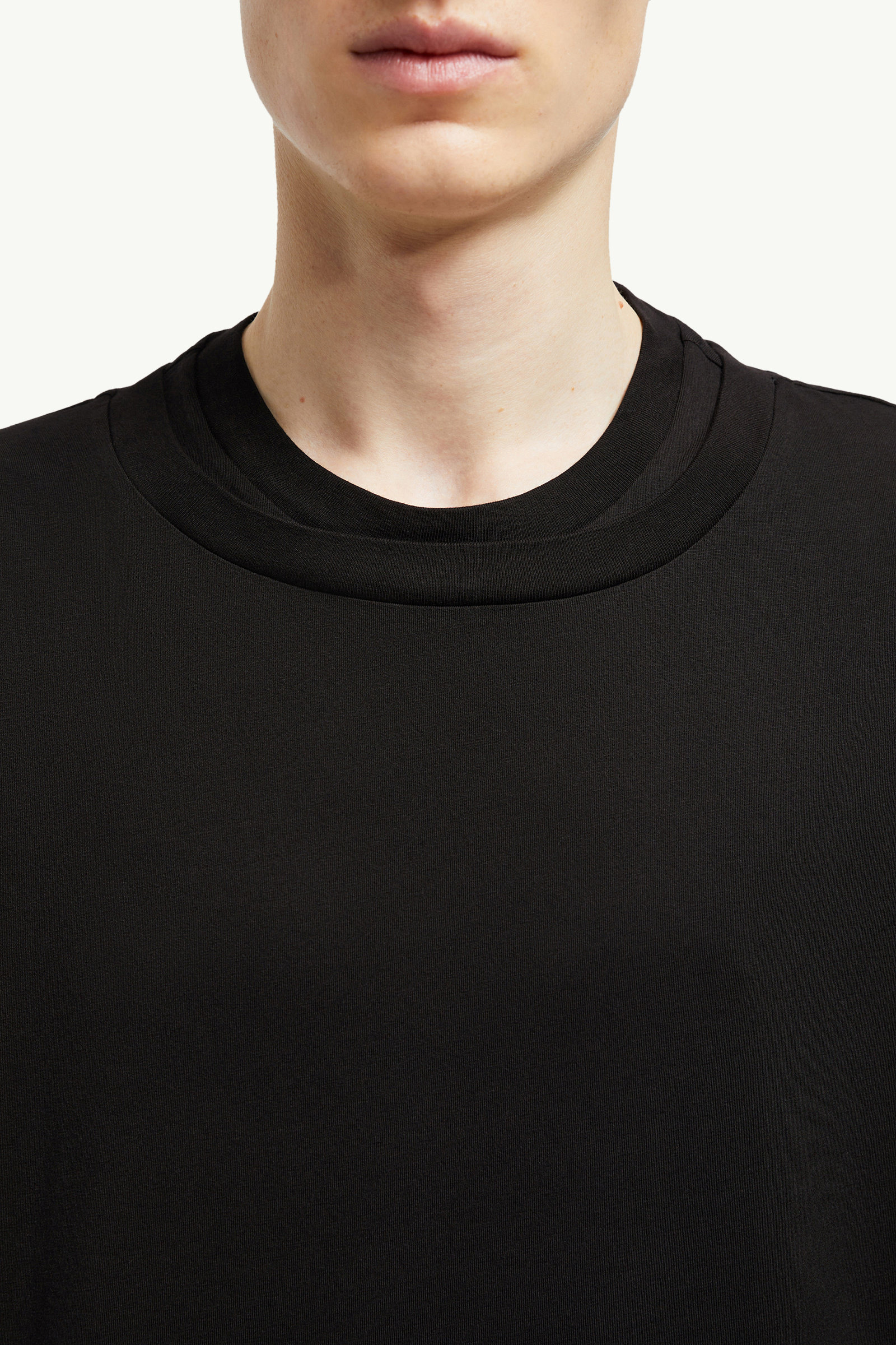 T-shirt con doppio collo in cotone Uomo Nero Moncler 5