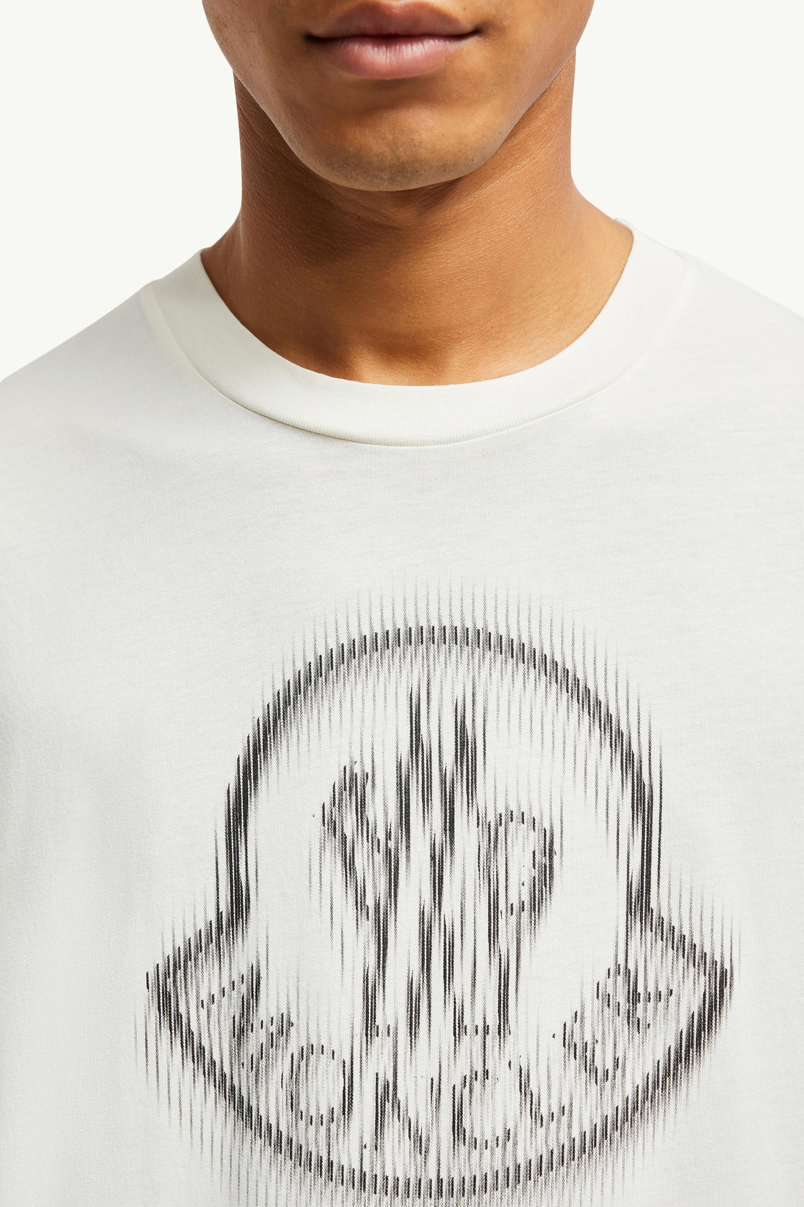 Blurred Logo Cotton T-Shirt Men White Moncler 5