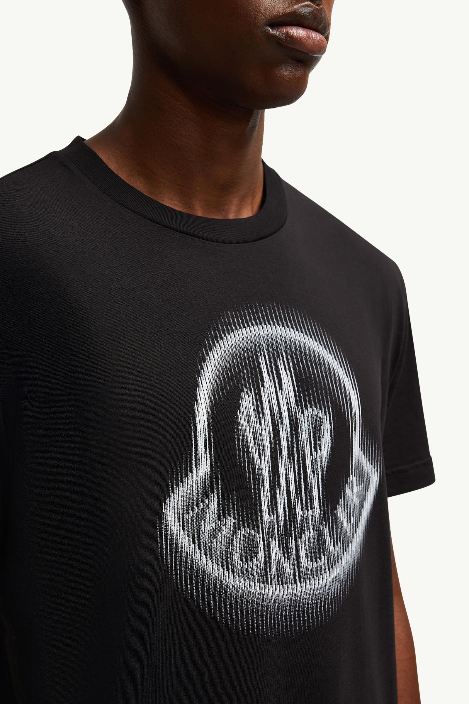 Blurred Logo Cotton T-Shirt Men Black Moncler 5