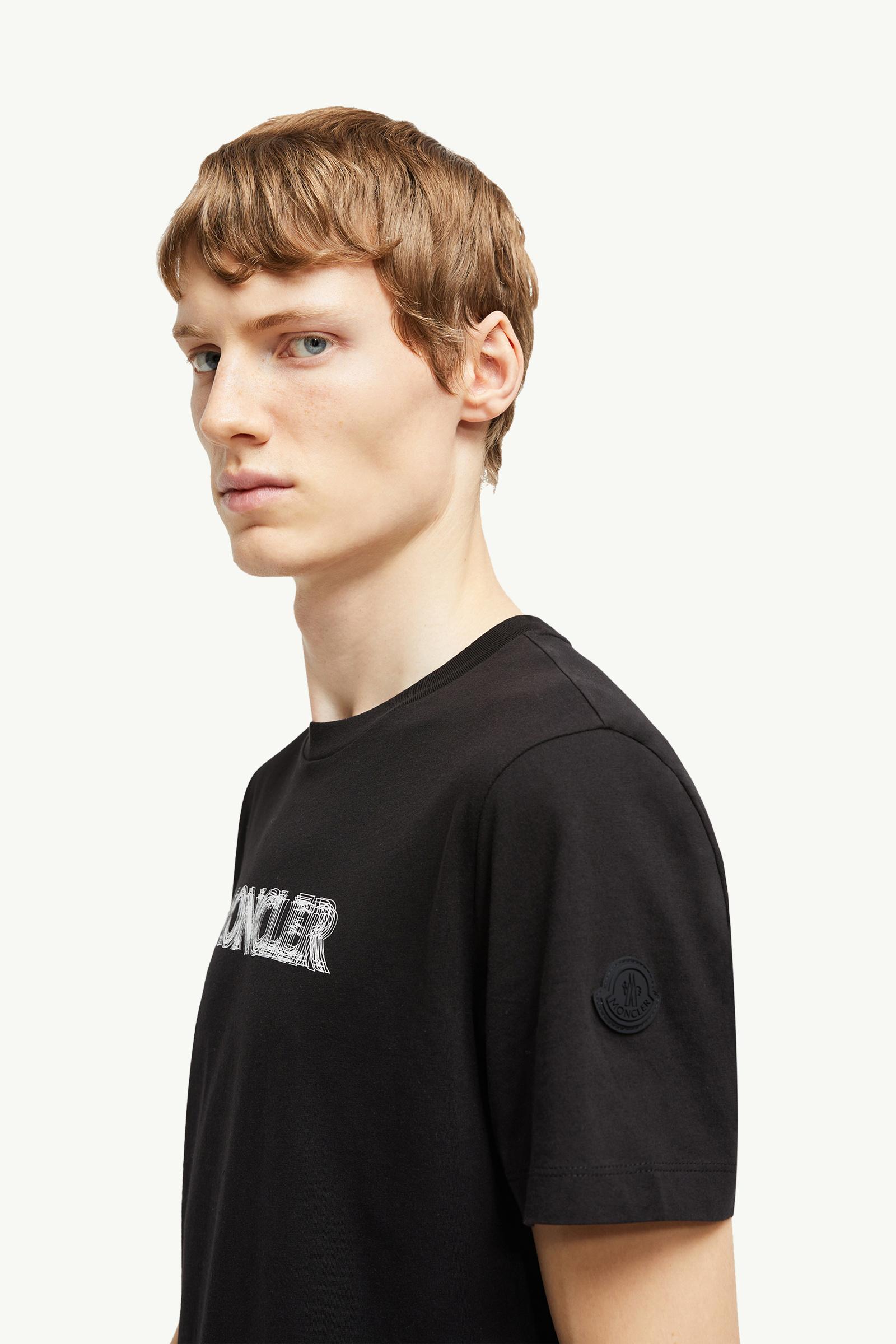 Blurred Logo Cotton T-Shirt Men Black Moncler 1