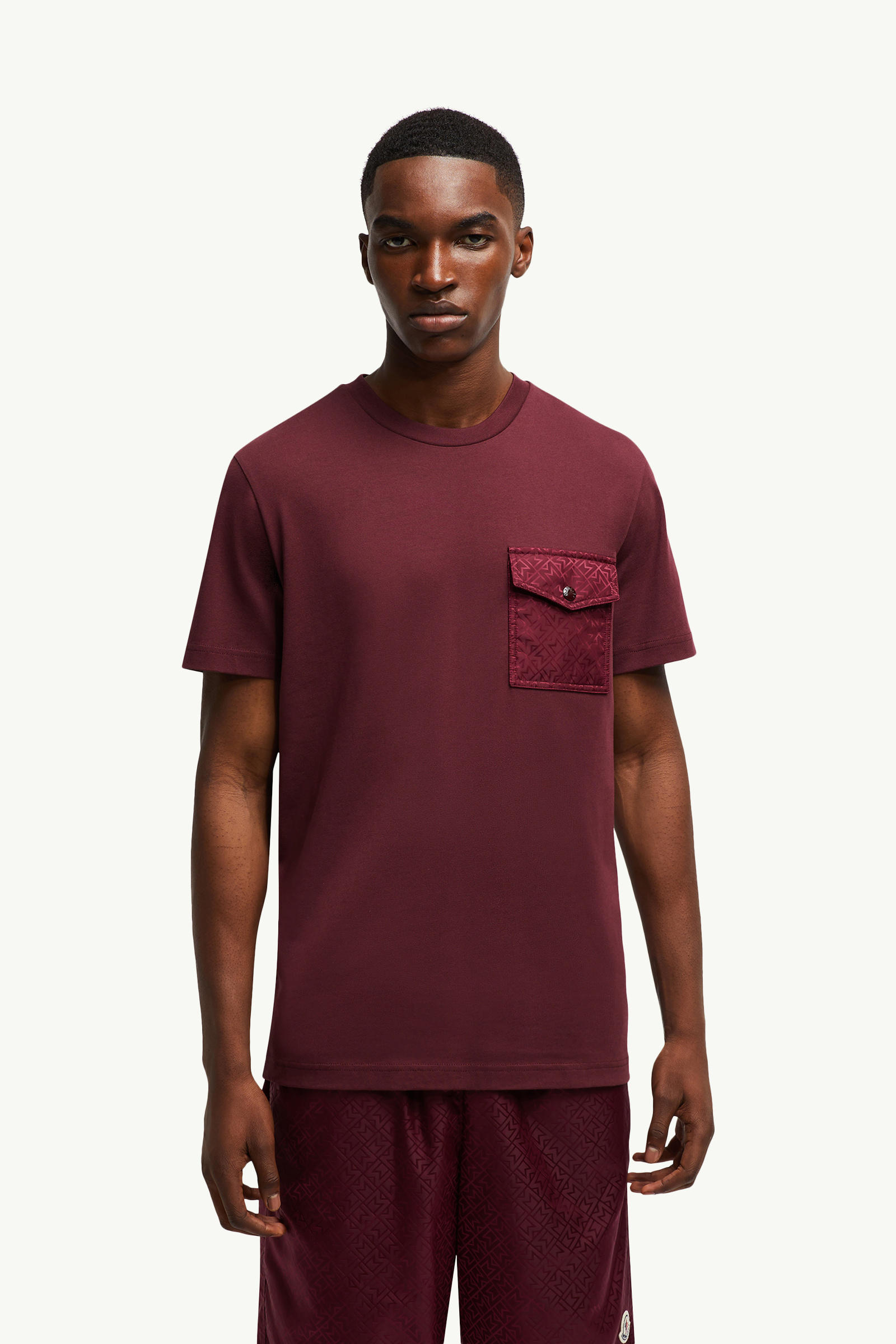 Monogram T-Shirt aus Baumwolle mit Tasche Herren Burgunderrot Moncler 3