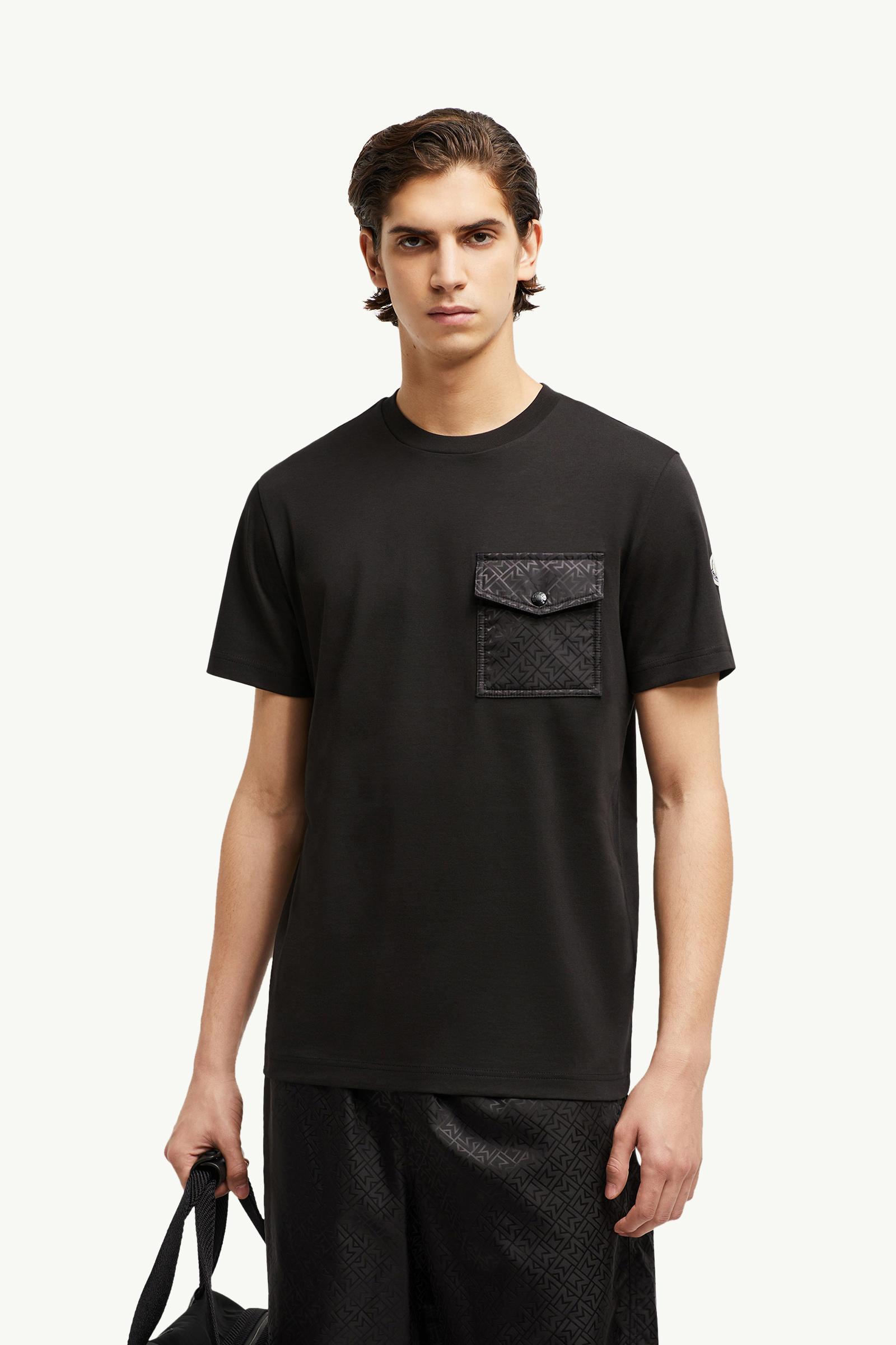 MONCLER 黒 Tシャツ ポケット付き ブラック Monogram Tシャツ : Tシャツ＆ポロシャツ 向けの