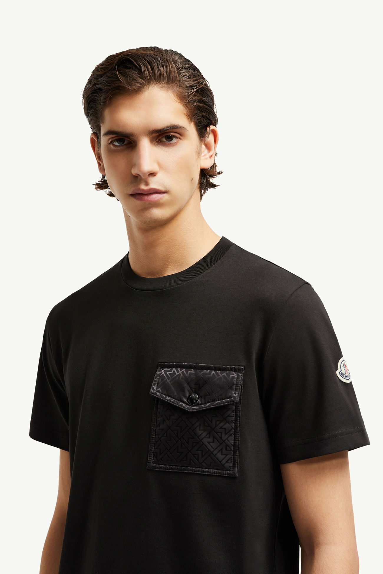 Monogram T-shirt en coton avec poche Hommes Noir Moncler 1