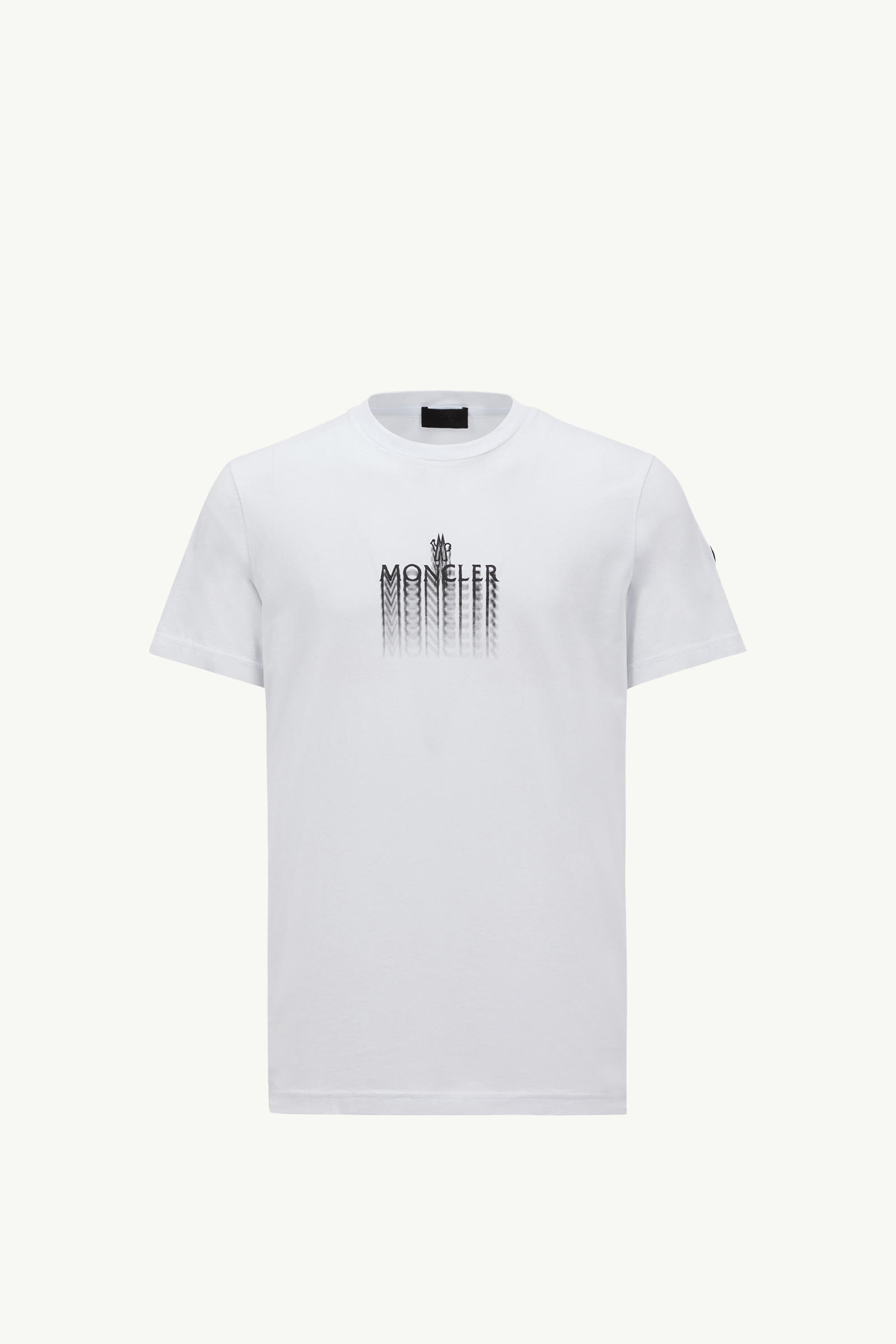 https://moncler-cdn.thron.com/api/v1/content-delivery/shares/dpx6uv/contents/K10918C0002989A17001_F/image/K10918C0002989A17001_F