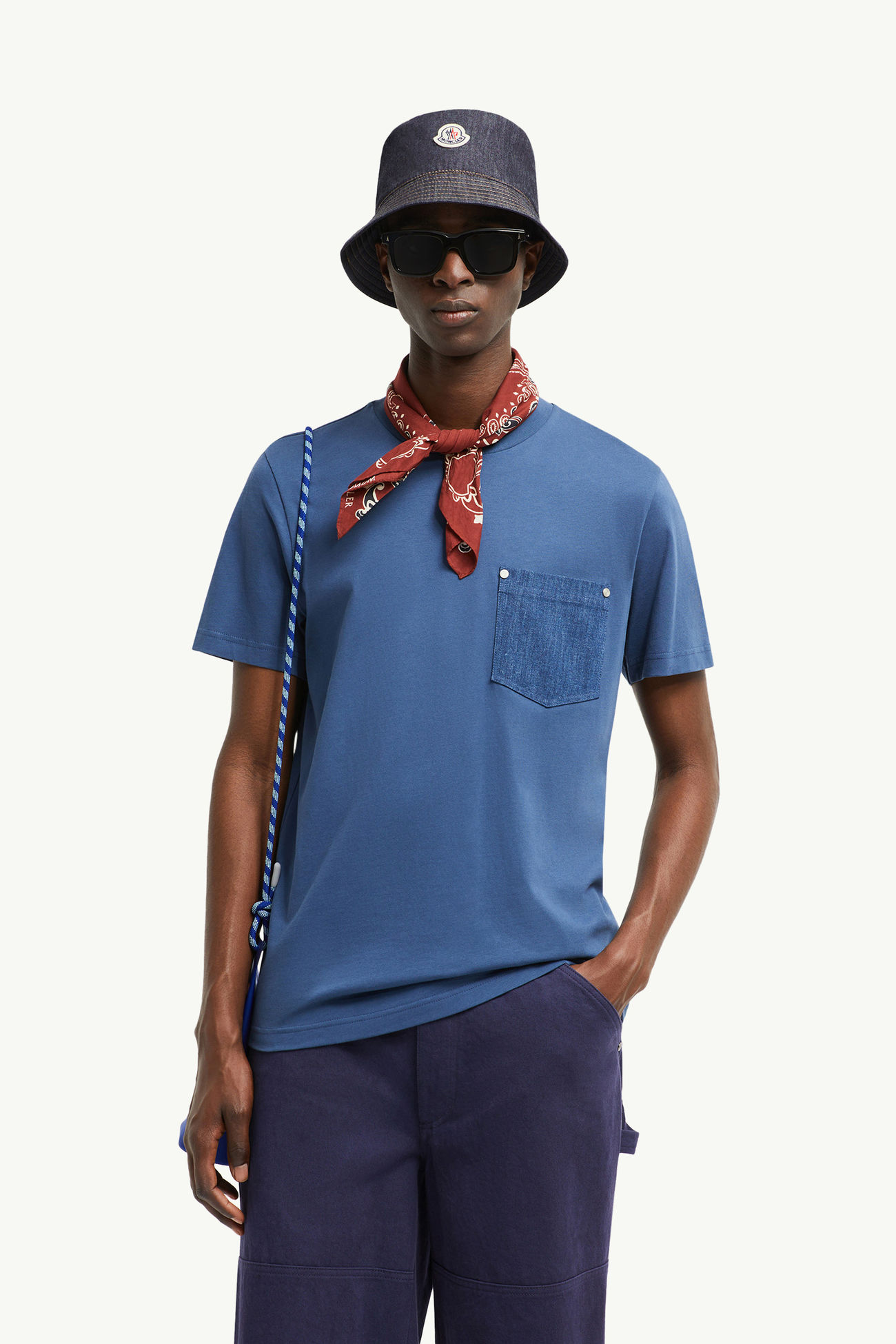 T-Shirt aus Baumwolle und Denim mit Tasche Herren Kobaltblau Moncler 0