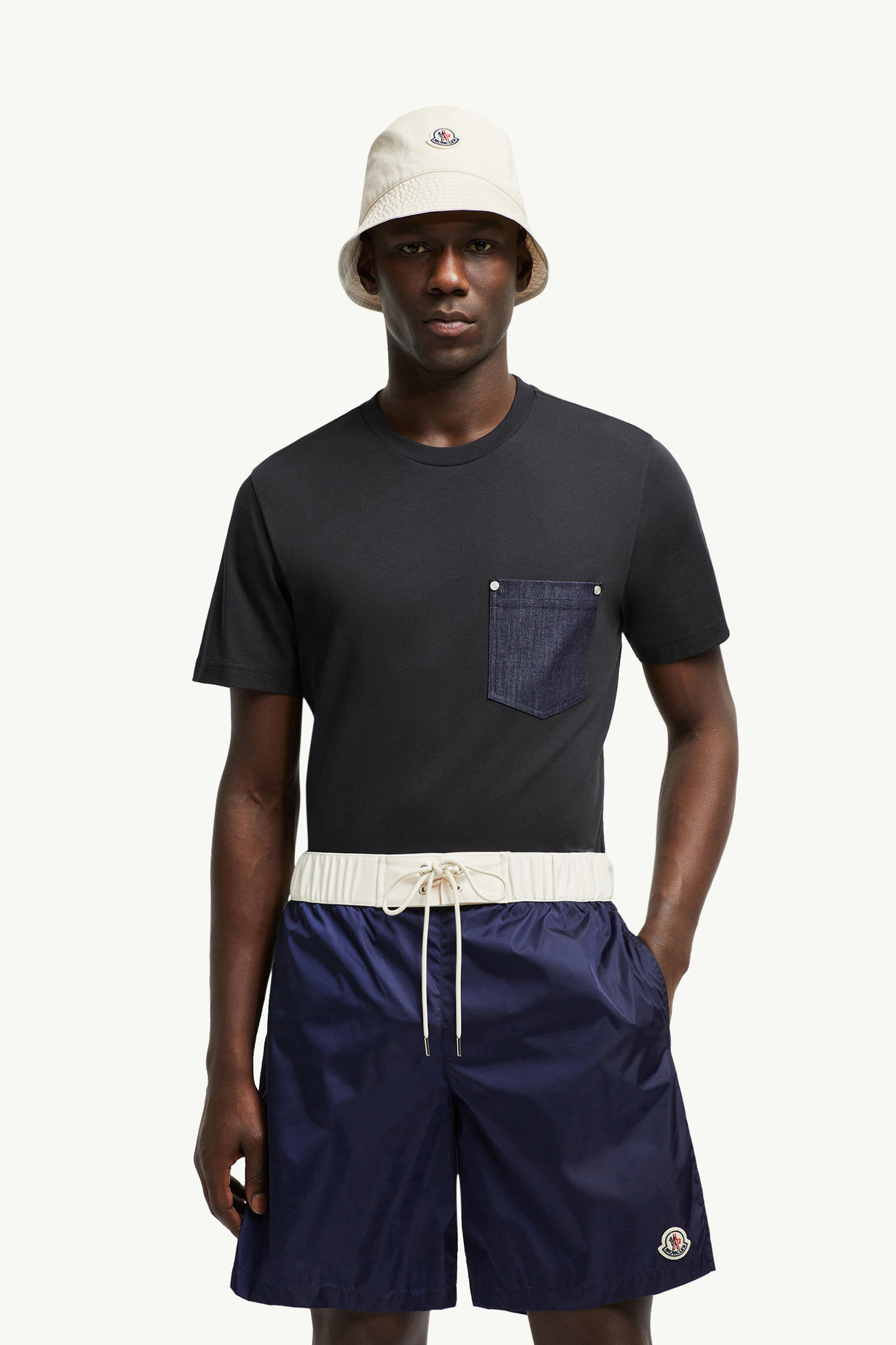 T-Shirt aus Baumwolle und Denim mit Tasche Herren Navyblau Moncler 0