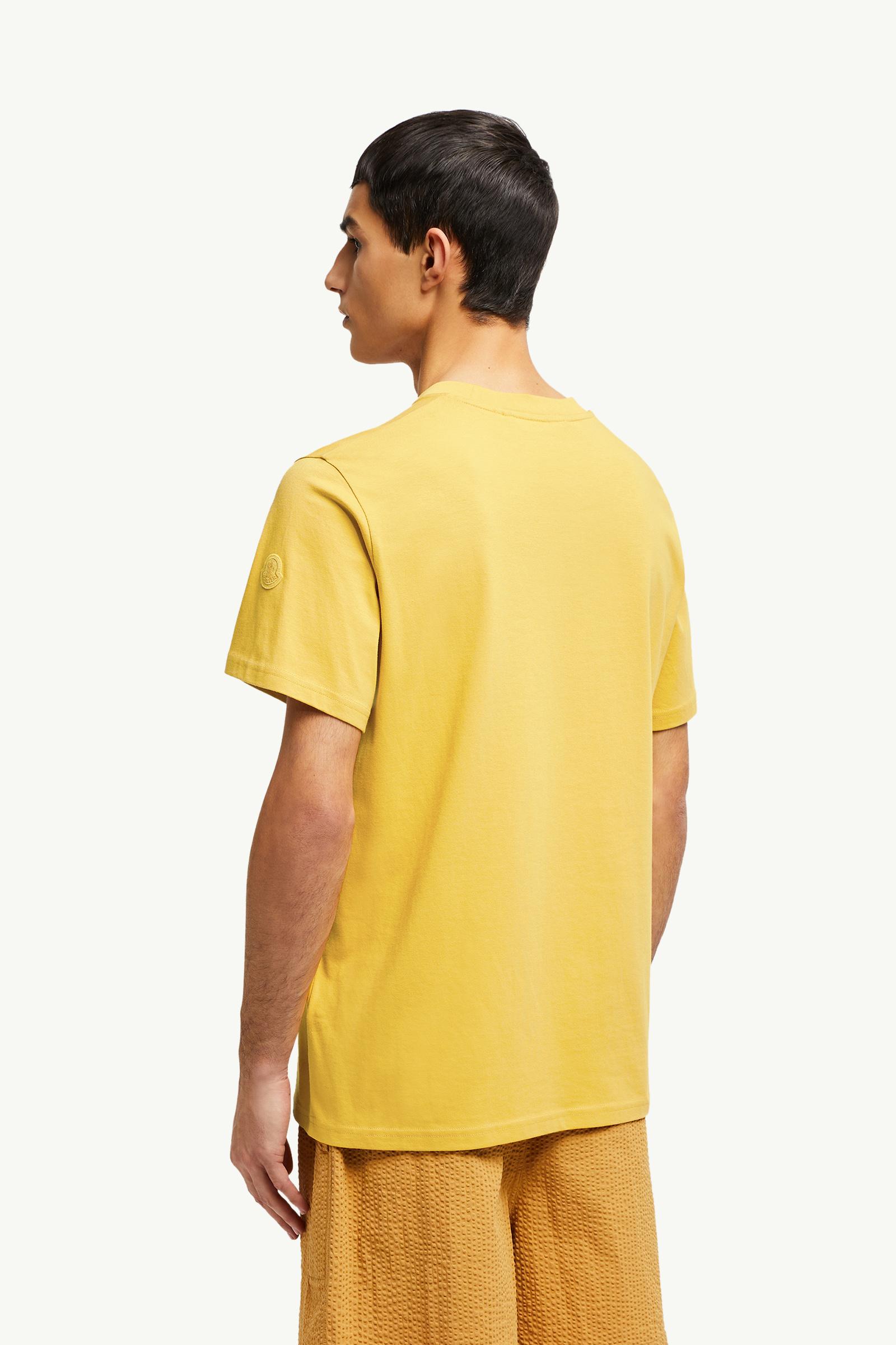 MONCLER イエロー Tシャツ TG.10A MONCLER イエロー Tシャツ TG.10A MONCLER T-shirt in yellow