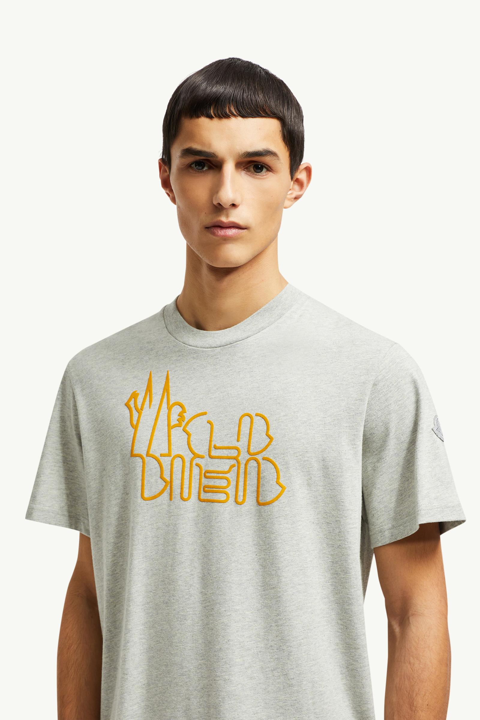 Curved Logo Cotton T-Shirt Men Gray Moncler 1