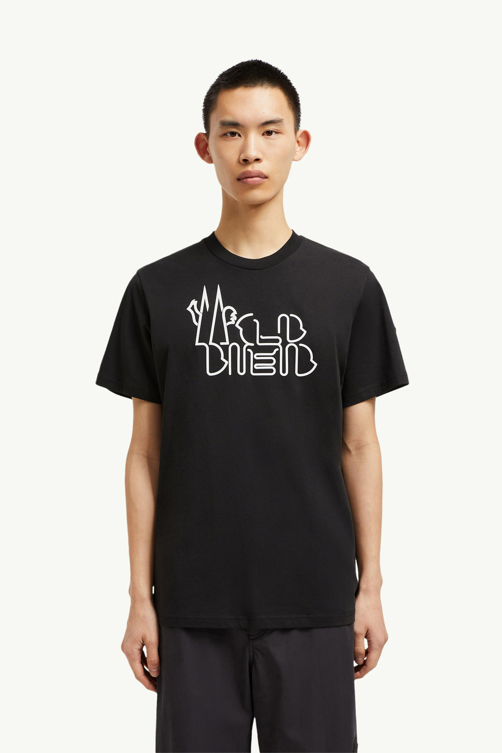 Curved Logo Cotton T-Shirt Men Black Moncler 3