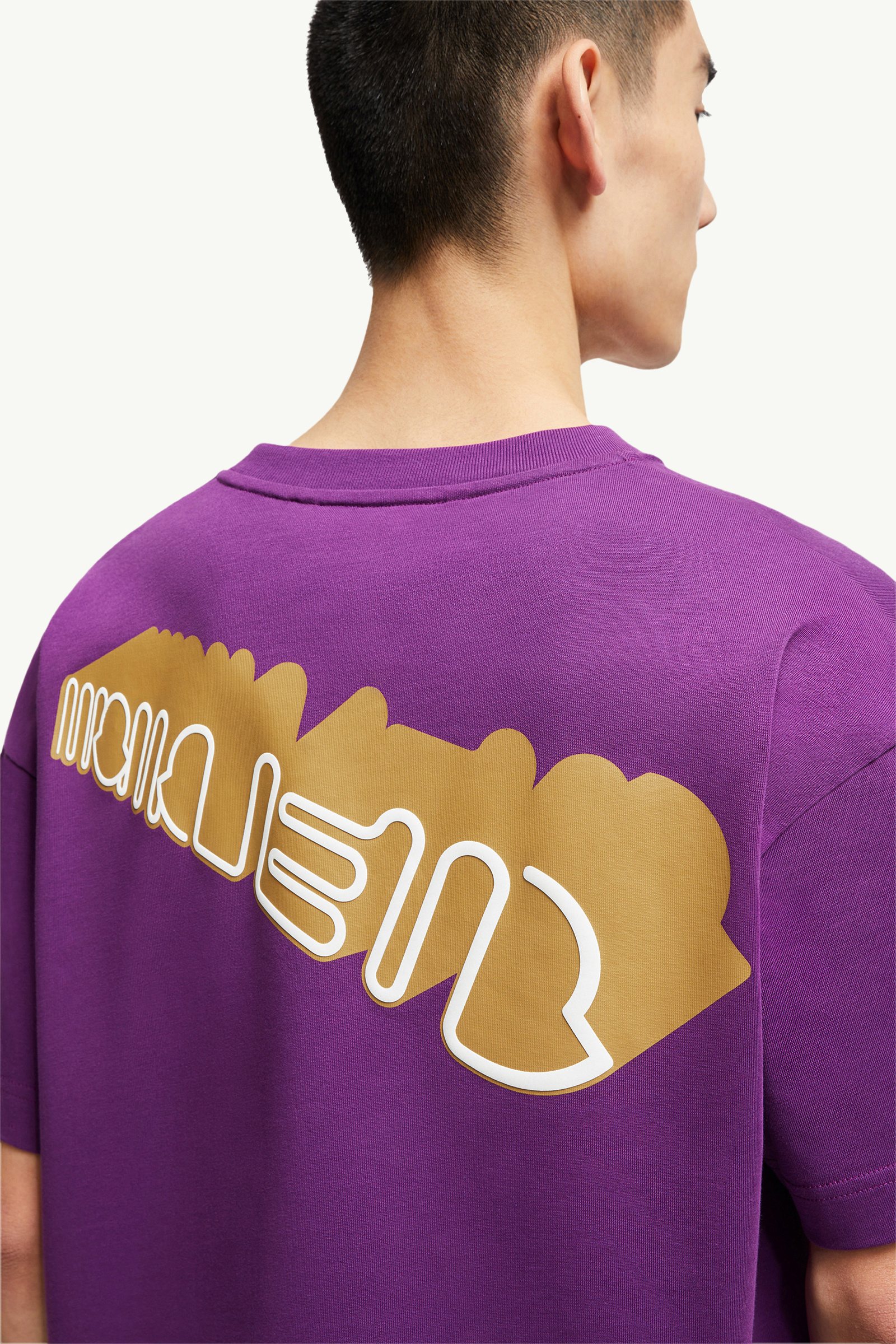 MONCLER 紫 Tシャツ ホワイトライン Purple Curved Logo Cotton T-Shirt - Polos & T-shirts for Men
