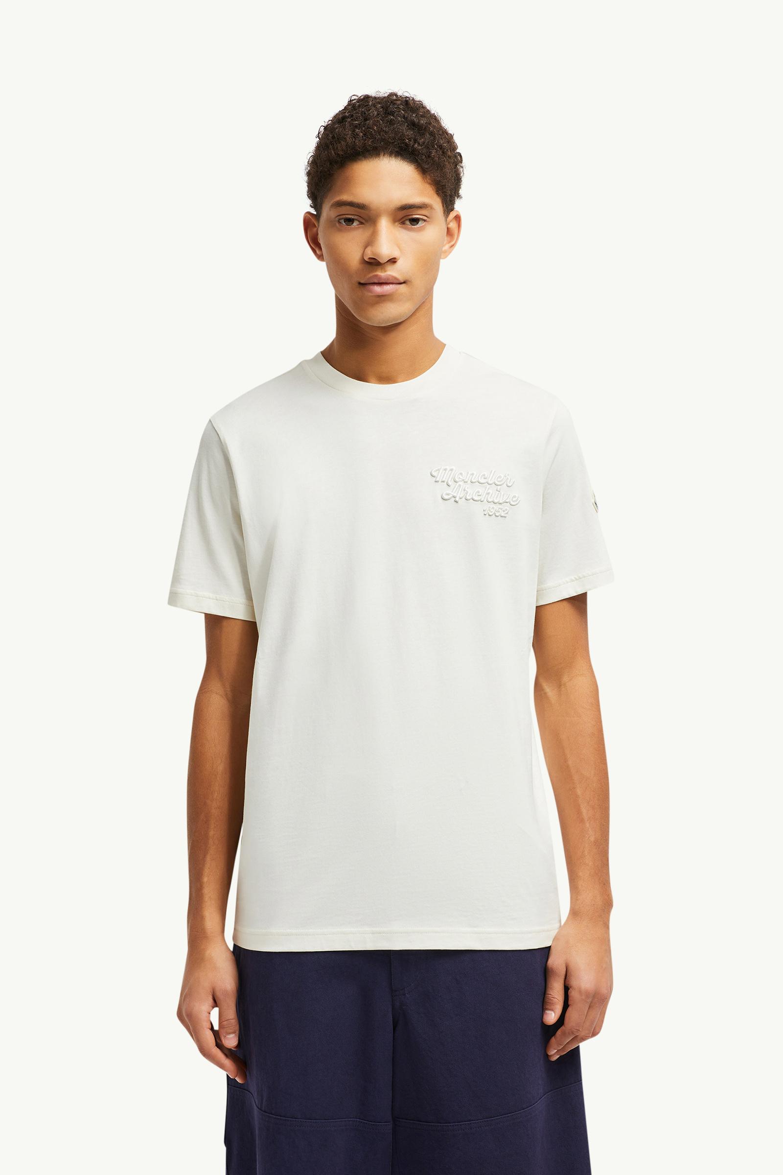 【新品】MONCLER（モンクレール）Tシャツ　メンズ　ホワイト　L MONCLER モンクレール 半袖 Tシャツ メンズ 8C00008829HP WHT