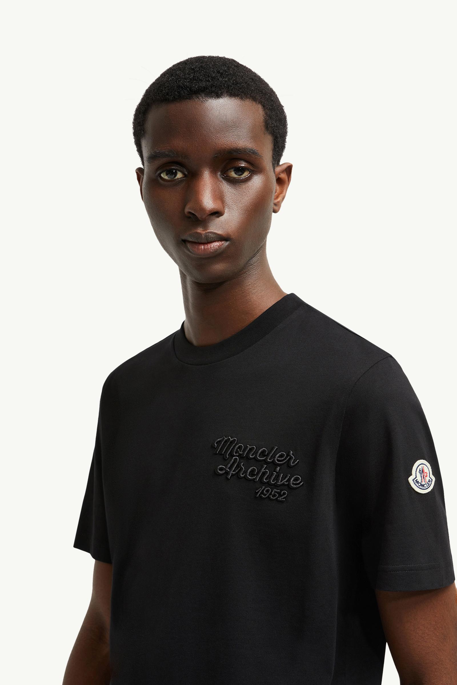 Embroidered Logo Cotton T-Shirt Men Black Moncler 1