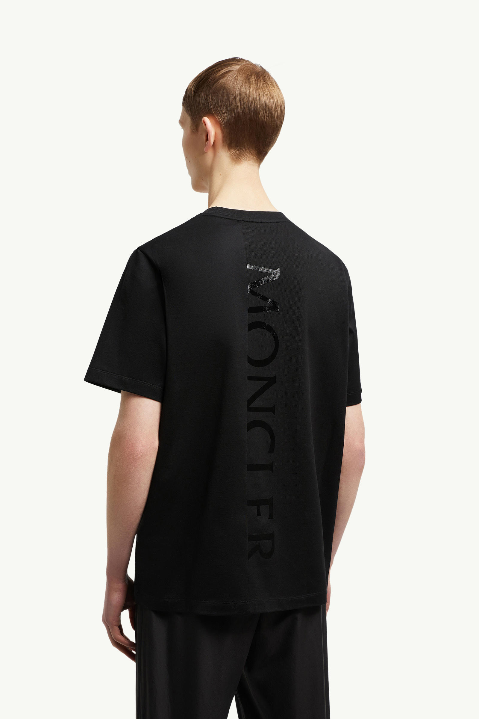 Vertical Back Logo Cotton T-Shirt Men Black Moncler 4