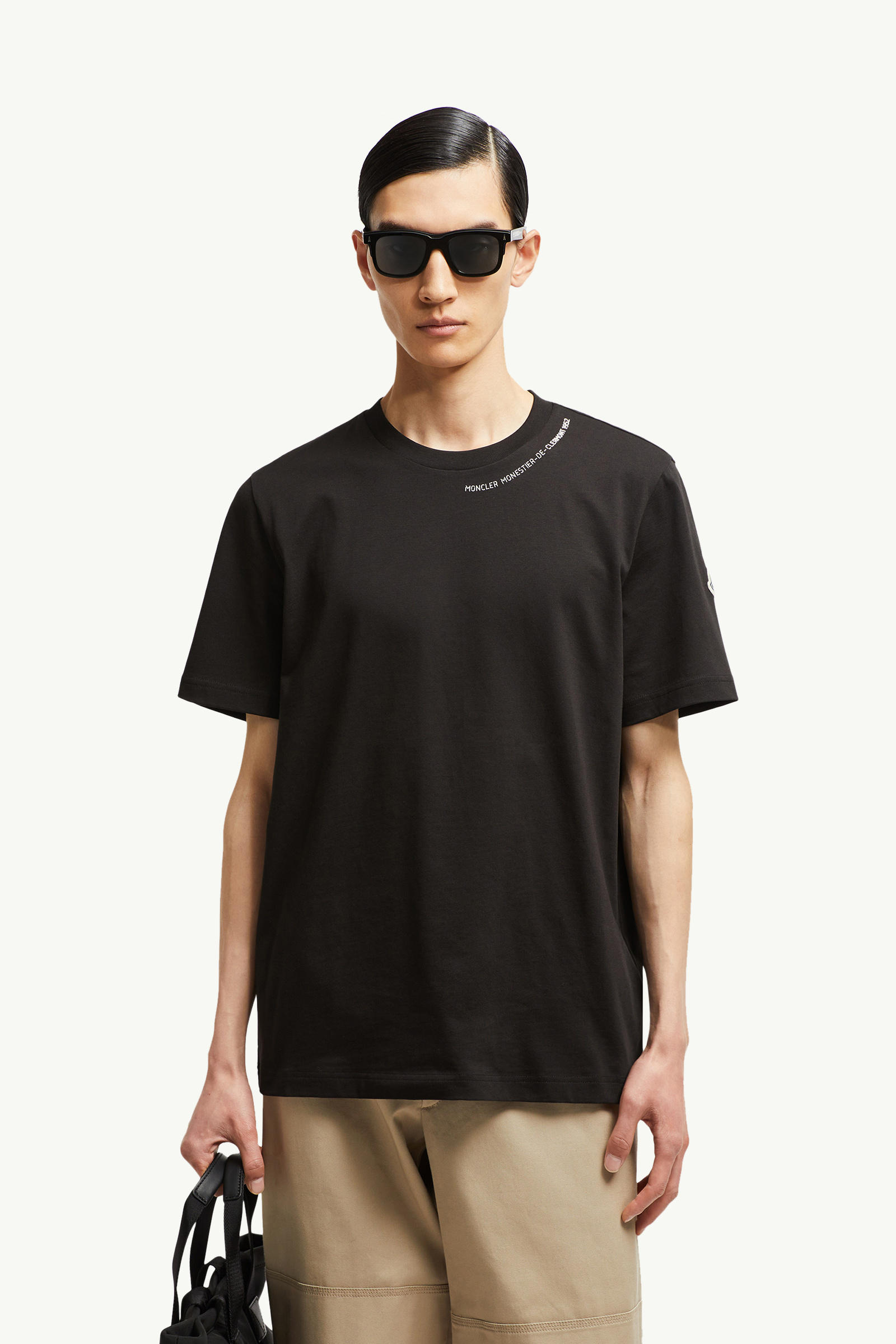 Embossed Logo Cotton T-Shirt Men Black Moncler 0