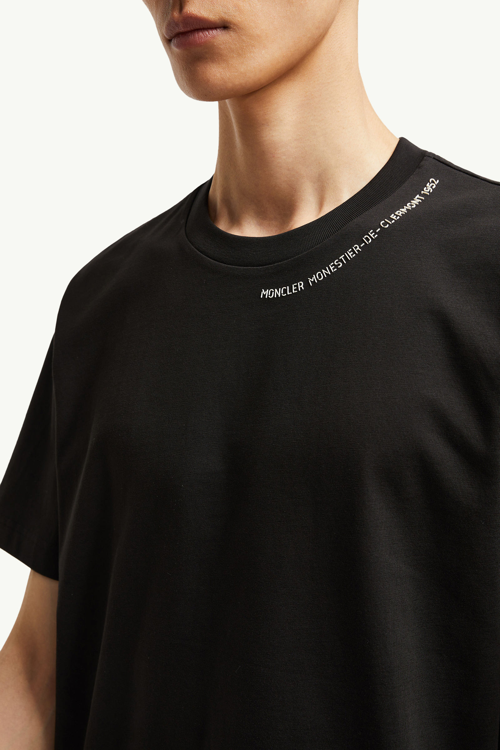 Embossed Logo Cotton T-Shirt Men Black Moncler 5