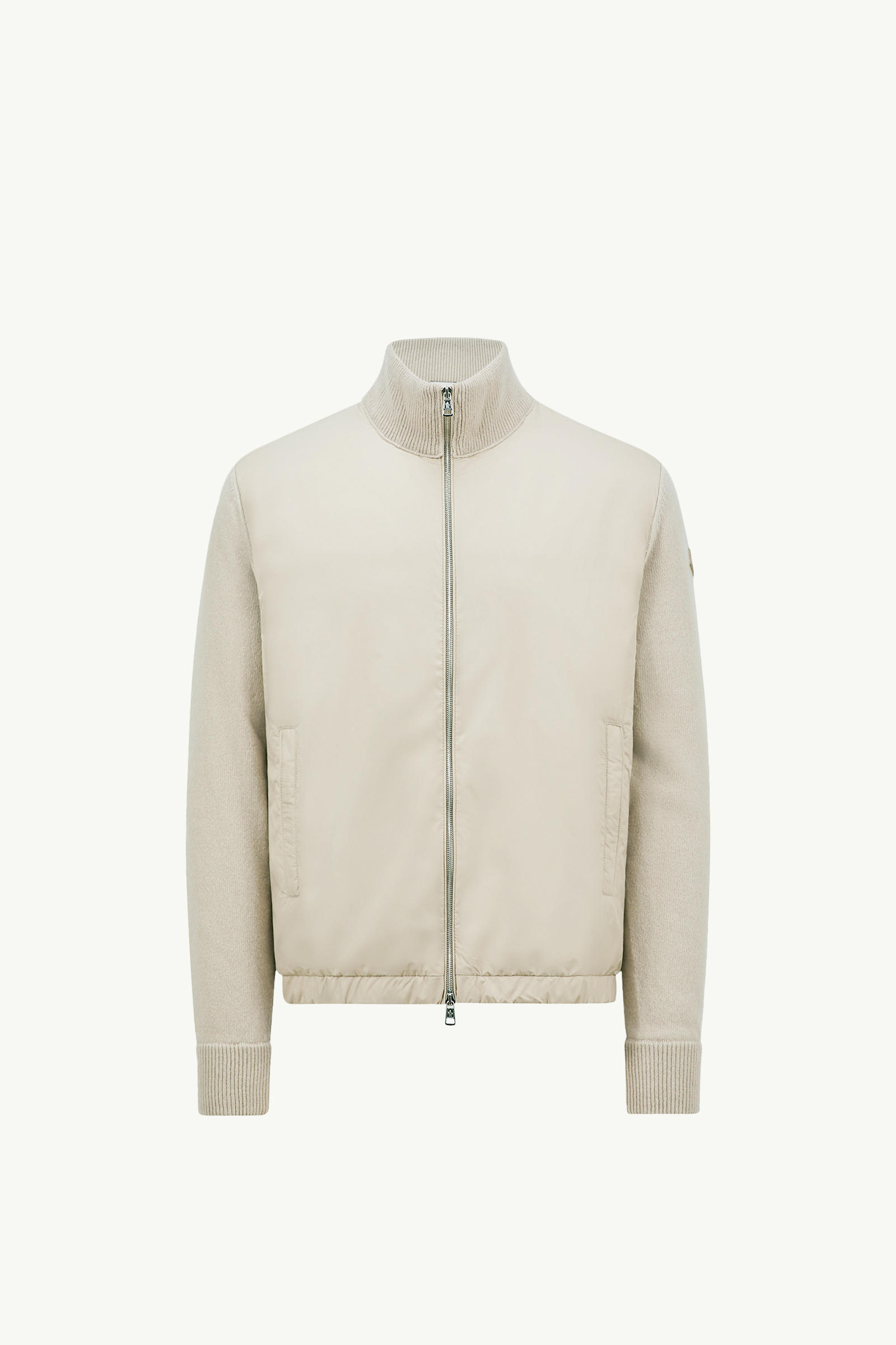 https://moncler-cdn.thron.com/api/v1/content-delivery/shares/dpx6uv/contents/K10919B00008M428120L_F/image/K10919B00008M428120L_F
