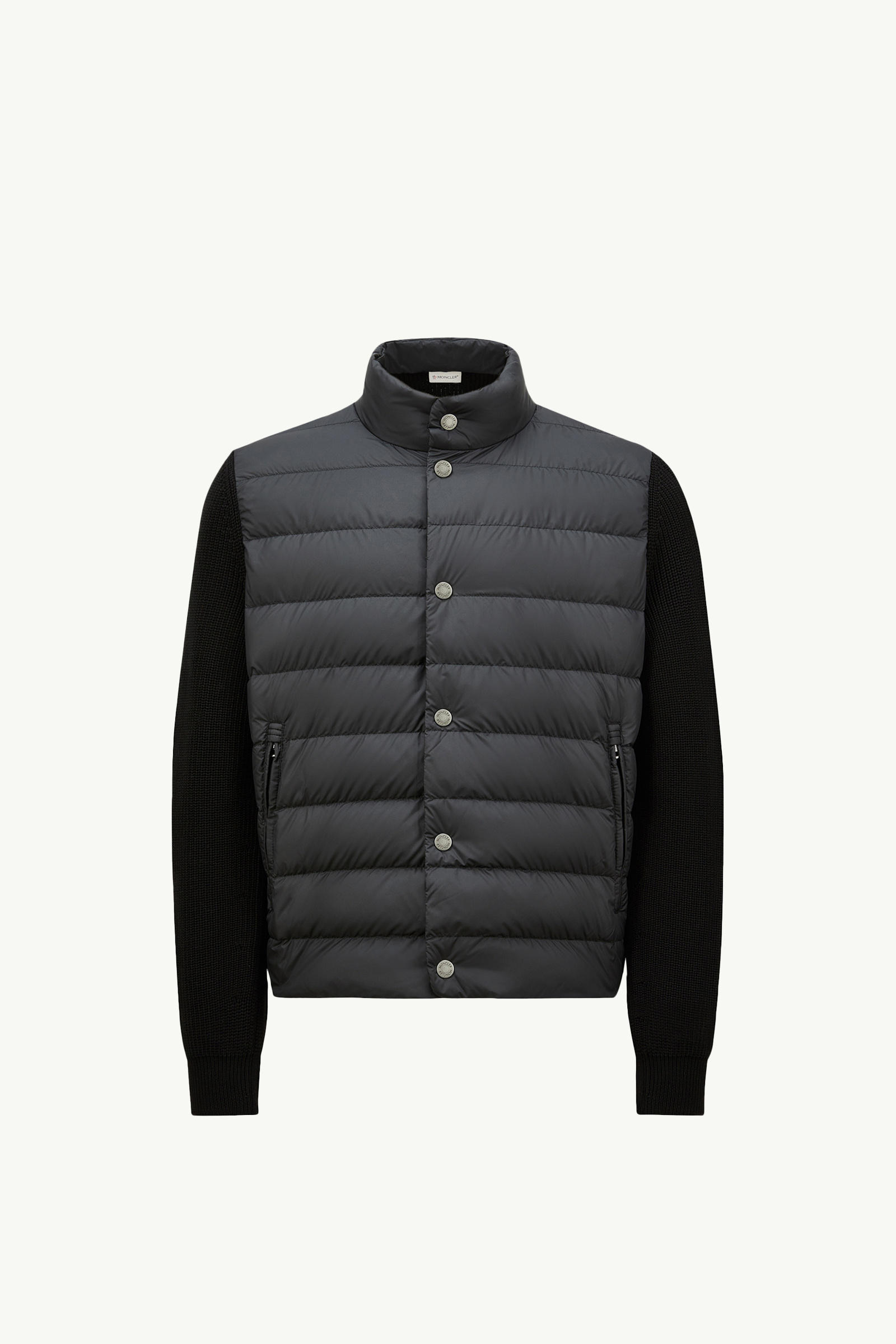 https://moncler-cdn.thron.com/api/v1/content-delivery/shares/dpx6uv/contents/K10919B00018M1367999_F/image/K10919B00018M1367999_F