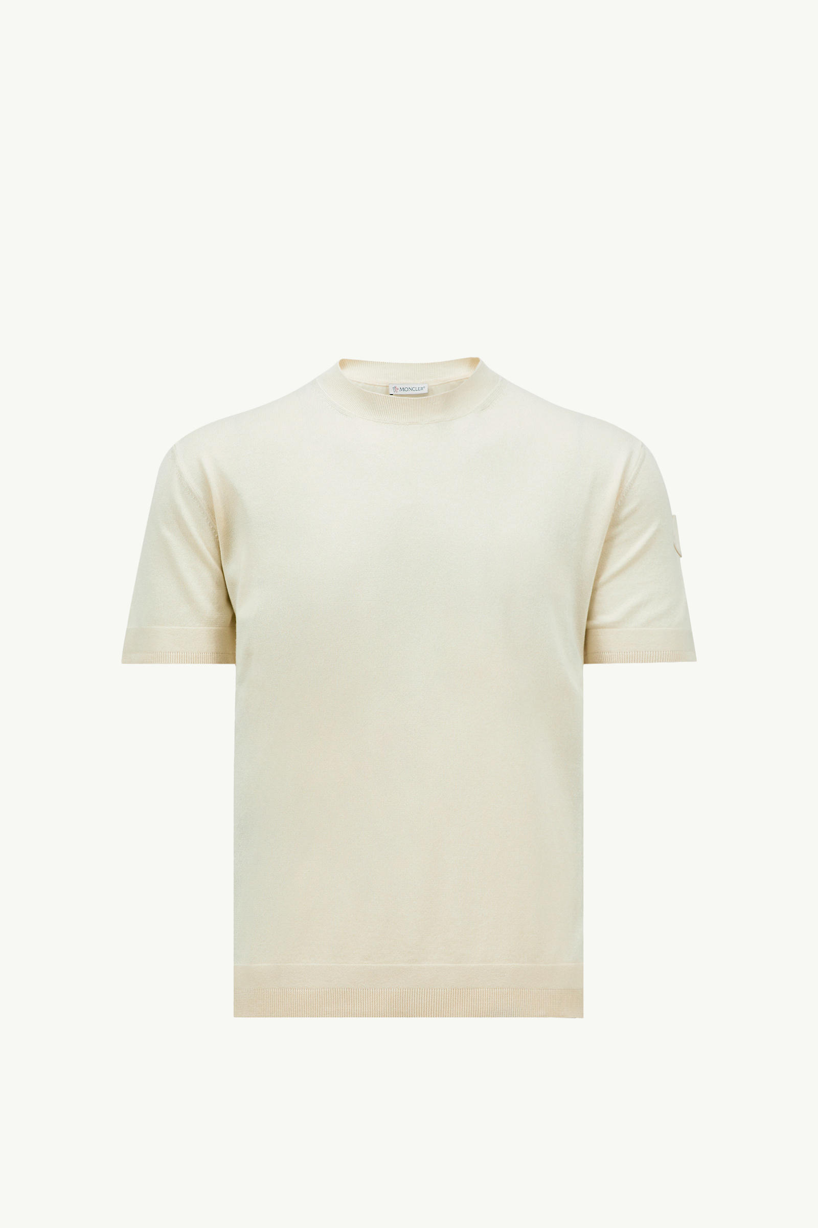 https://moncler-cdn.thron.com/api/v1/content-delivery/shares/dpx6uv/contents/K10919C00011M6329034_F/image/K10919C00011M6329034_F