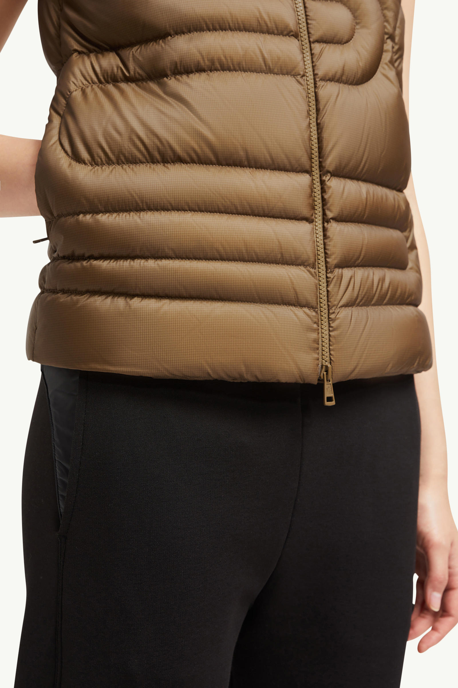 Xihu Daunenweste mit Schlangen-Steppung Damen Hellbraun Moncler 5