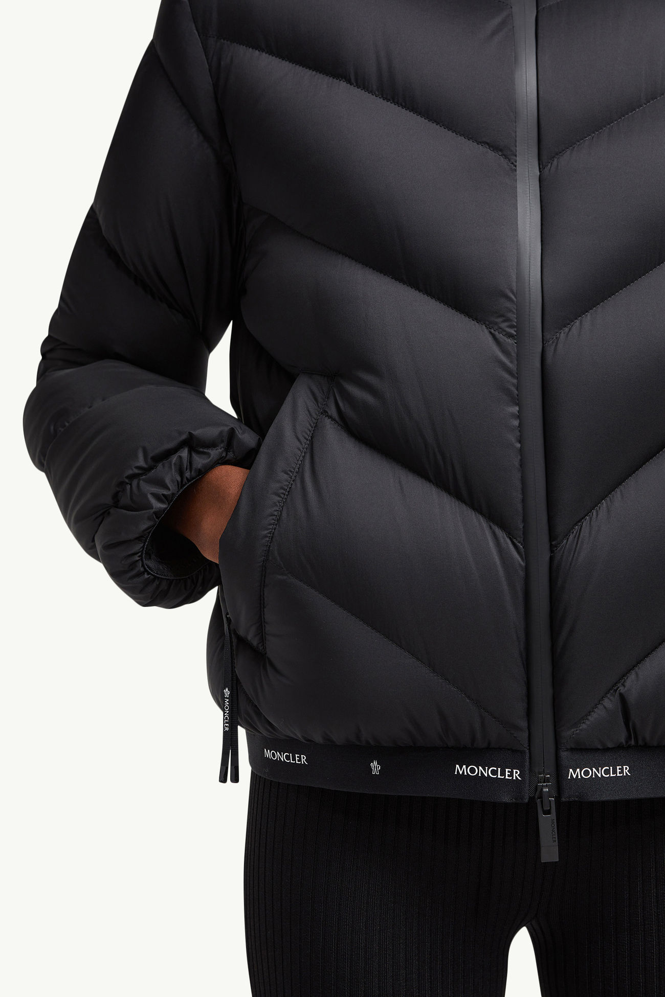Grignan Diagonal-Quilted Short Down Jacket Women Black Moncler 5