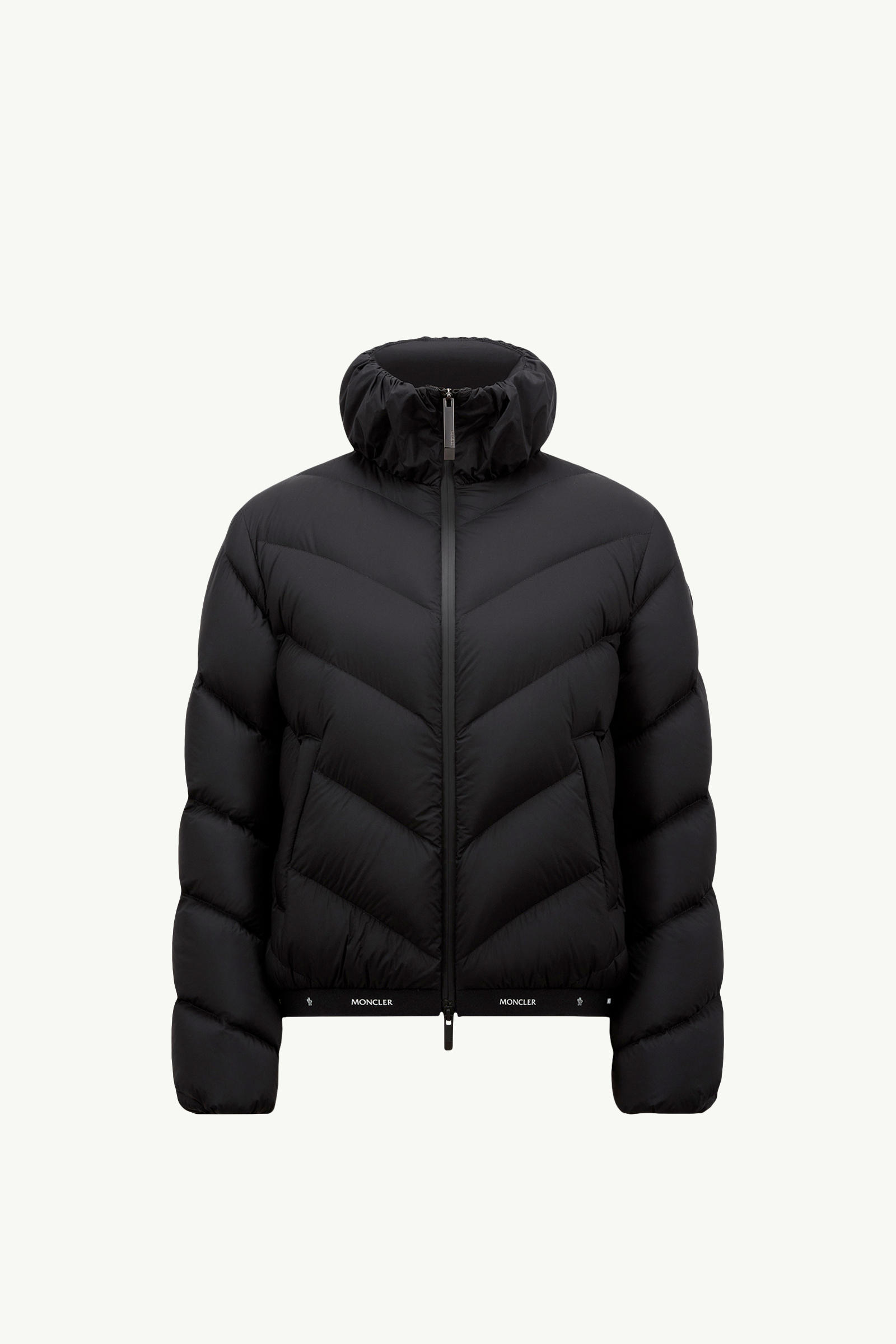 https://moncler-cdn.thron.com/api/v1/content-delivery/shares/dpx6uv/contents/K10931A00027597YD999_F/image/K10931A00027597YD999_F