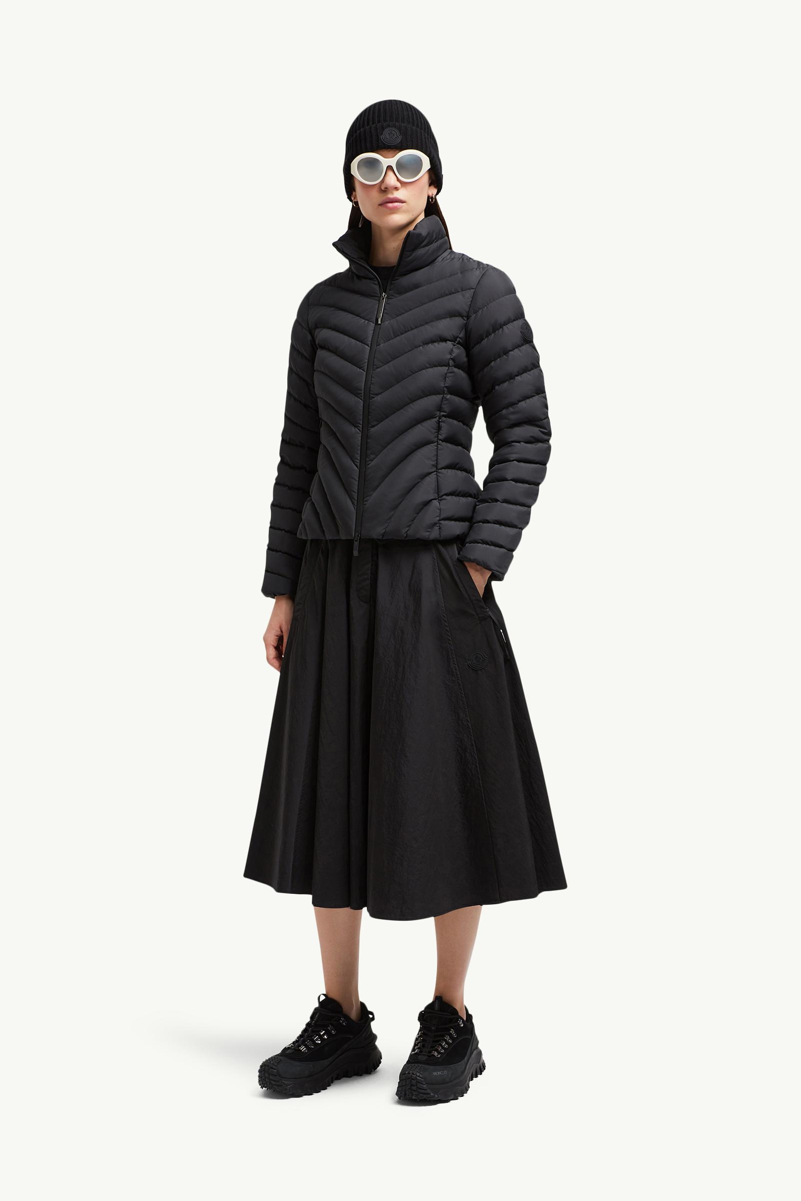 MONCLER Grangeショートダウンジャケット ブラック Grangeショートダウンジャケット : ショートダウン