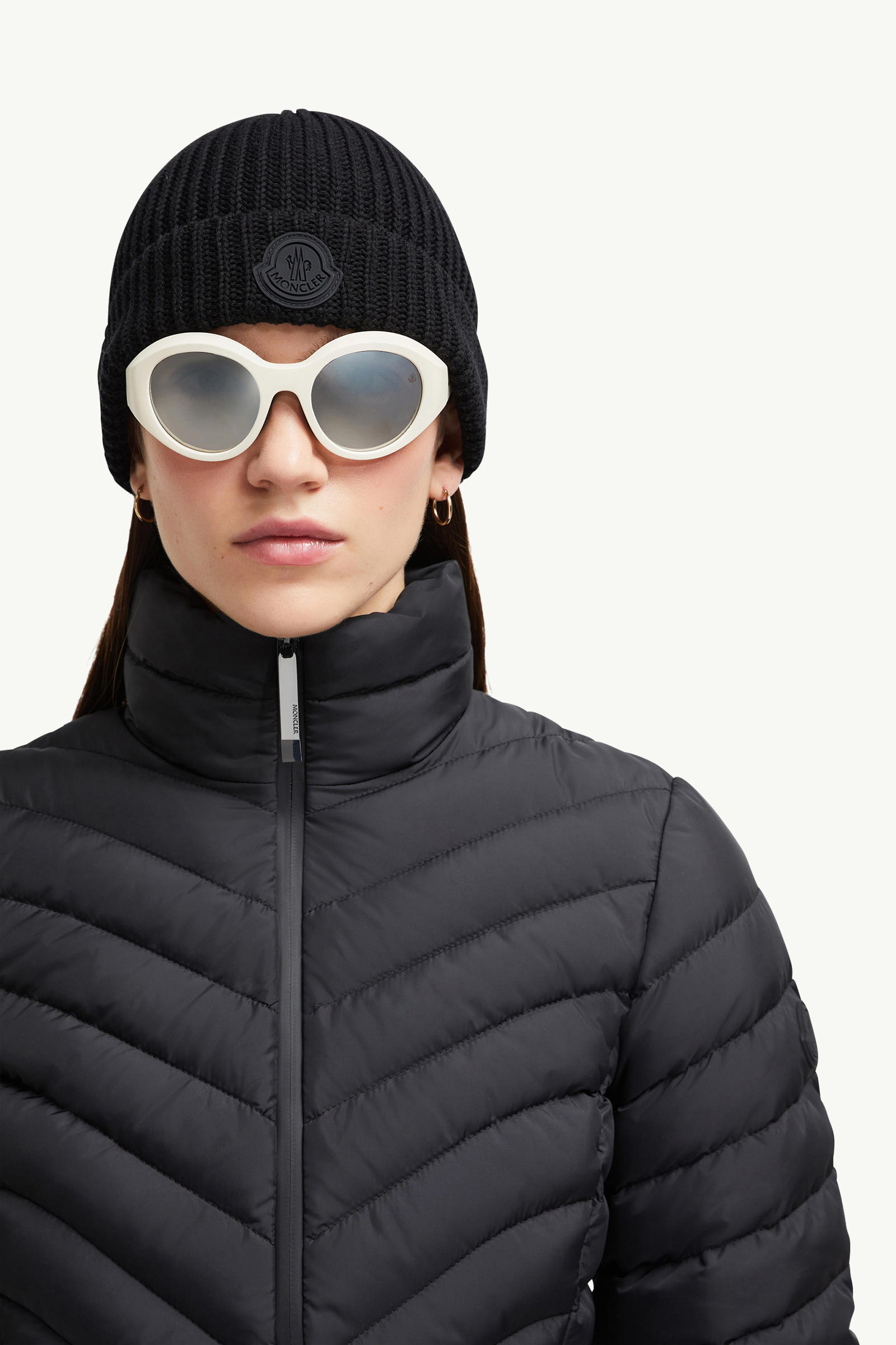 Grange 사선 퀼팅 쇼트 다운 재킷 여성 블랙 Moncler 1