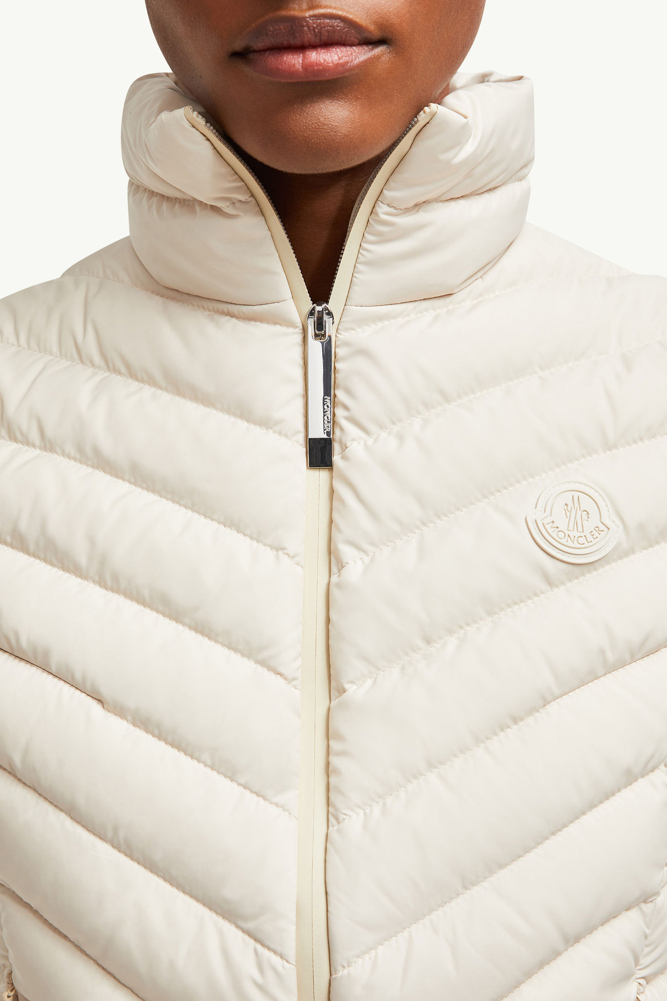 Granes女士斜纹绗缝羽绒马甲 女士 砂米黄 Moncler 5