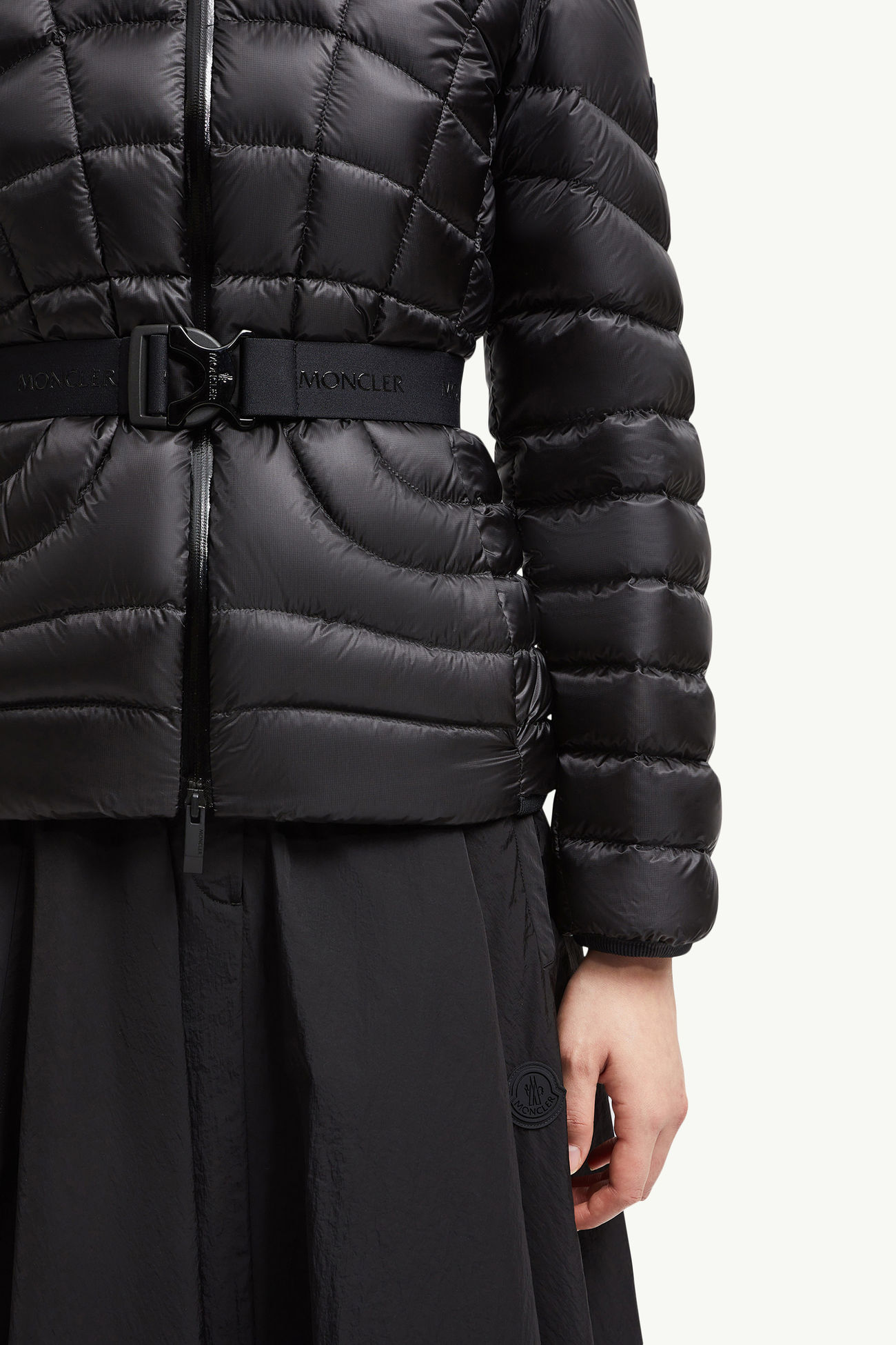 Gramont連帽幾何絎縫短身羽絨外套 女士 黑色 Moncler 5