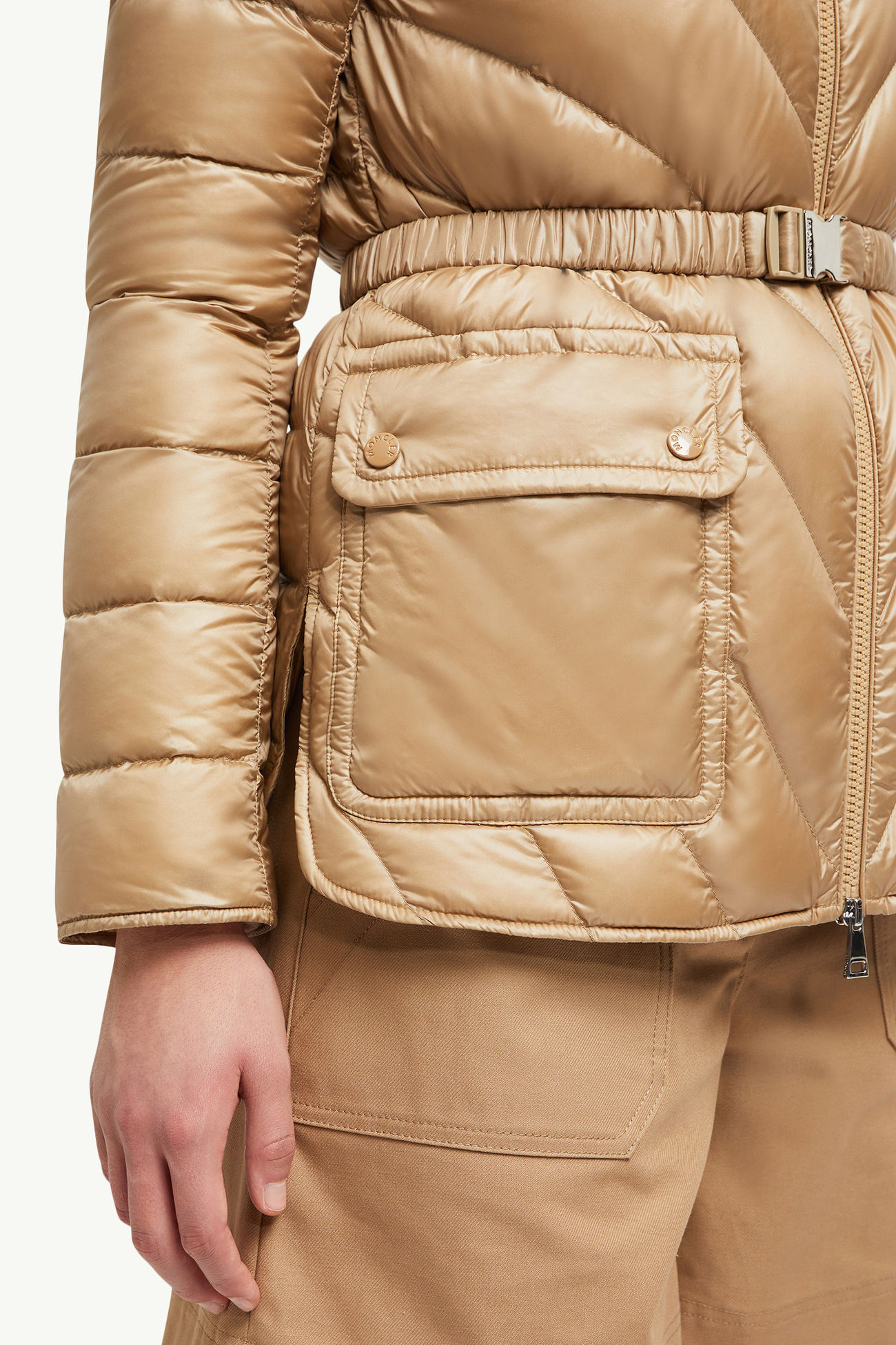 Plumífero de largo medio con capucha Argenno Mujer Beige Camel Moncler 5
