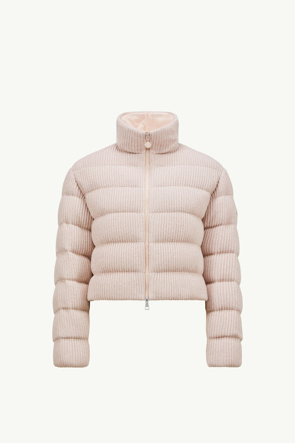 https://moncler-cdn.thron.com/api/v1/content-delivery/shares/dpx6uv/contents/K10931A0008389AVY50W_F/image/K10931A0008389AVY50W_F
