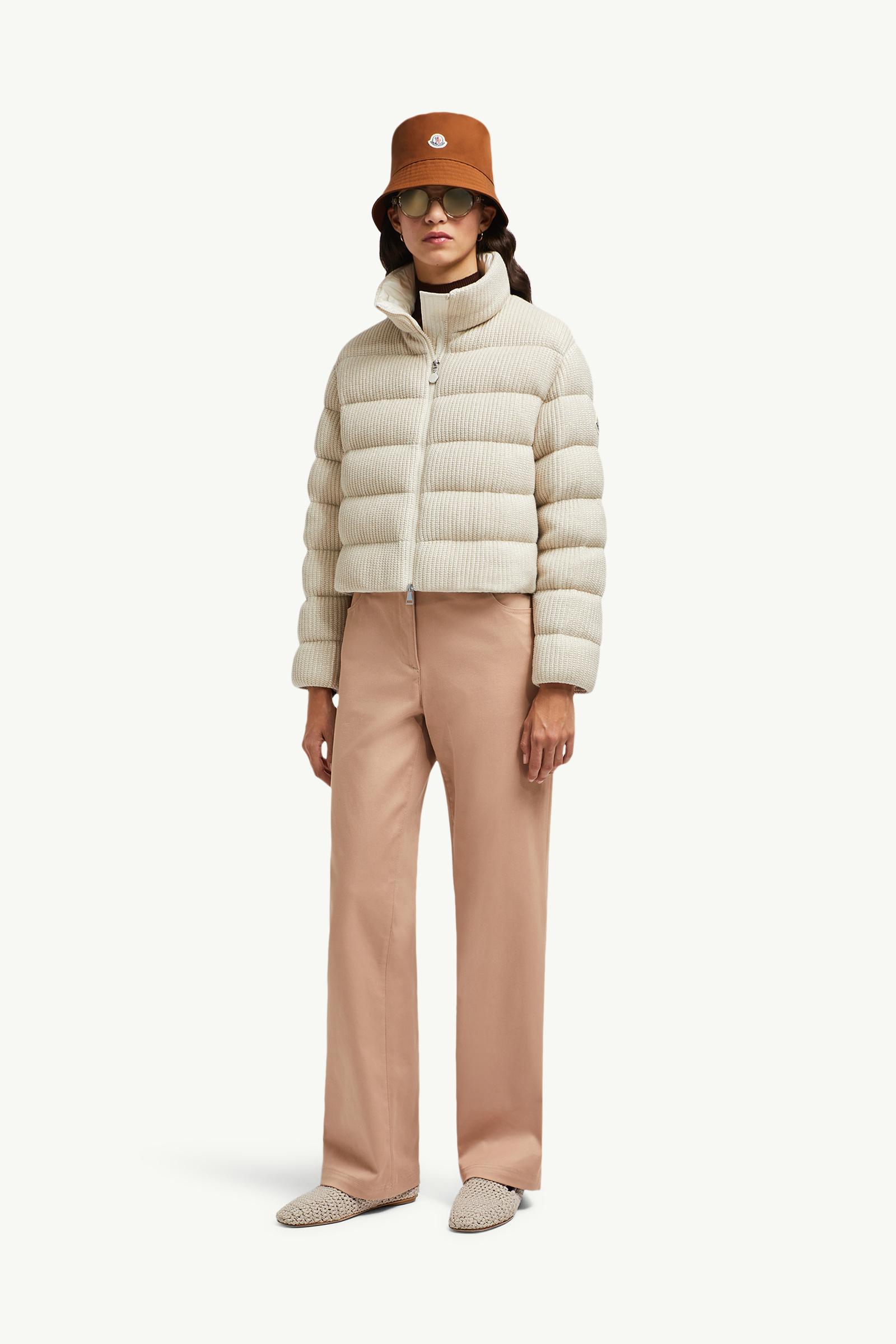 【MONCLER】Thoiryショートダウンジャケット ライトベージュ Thoiryショートダウンジャケット : ショート