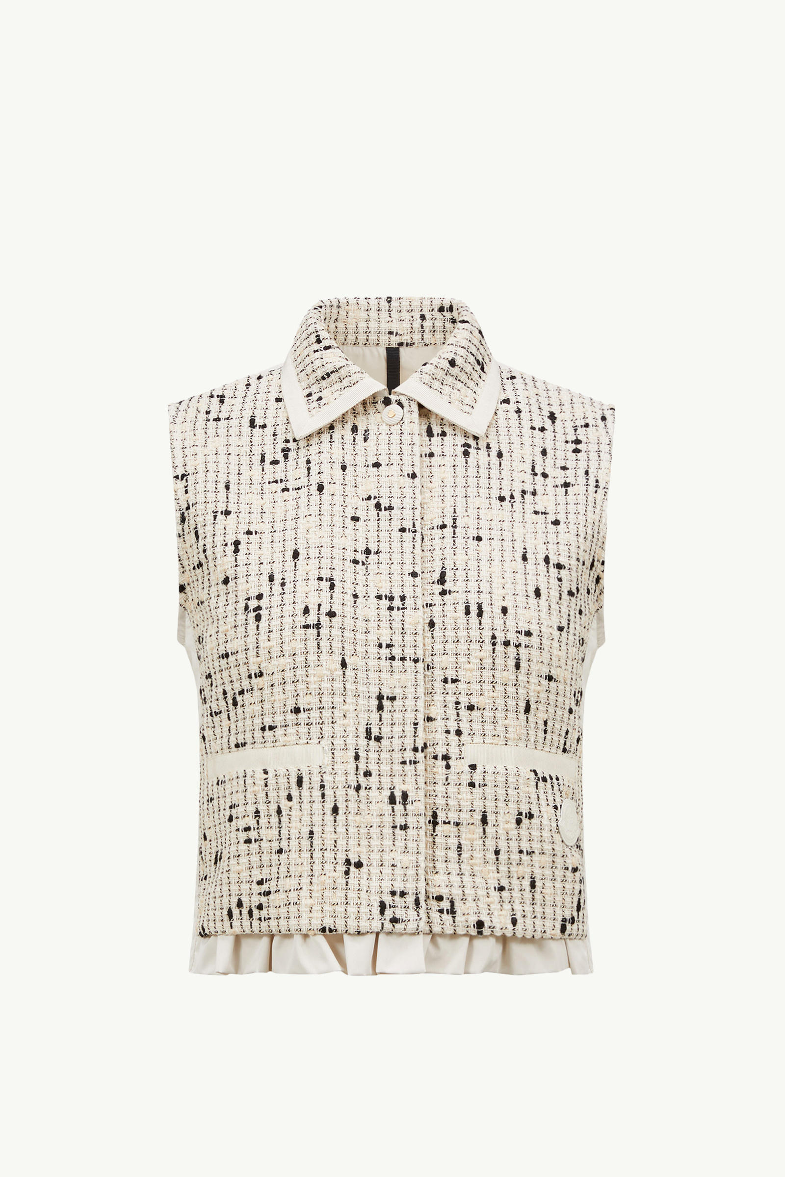 https://moncler-cdn.thron.com/api/v1/content-delivery/shares/dpx6uv/contents/K10931A00141598GPF30_F/image/K10931A00141598GPF30_F