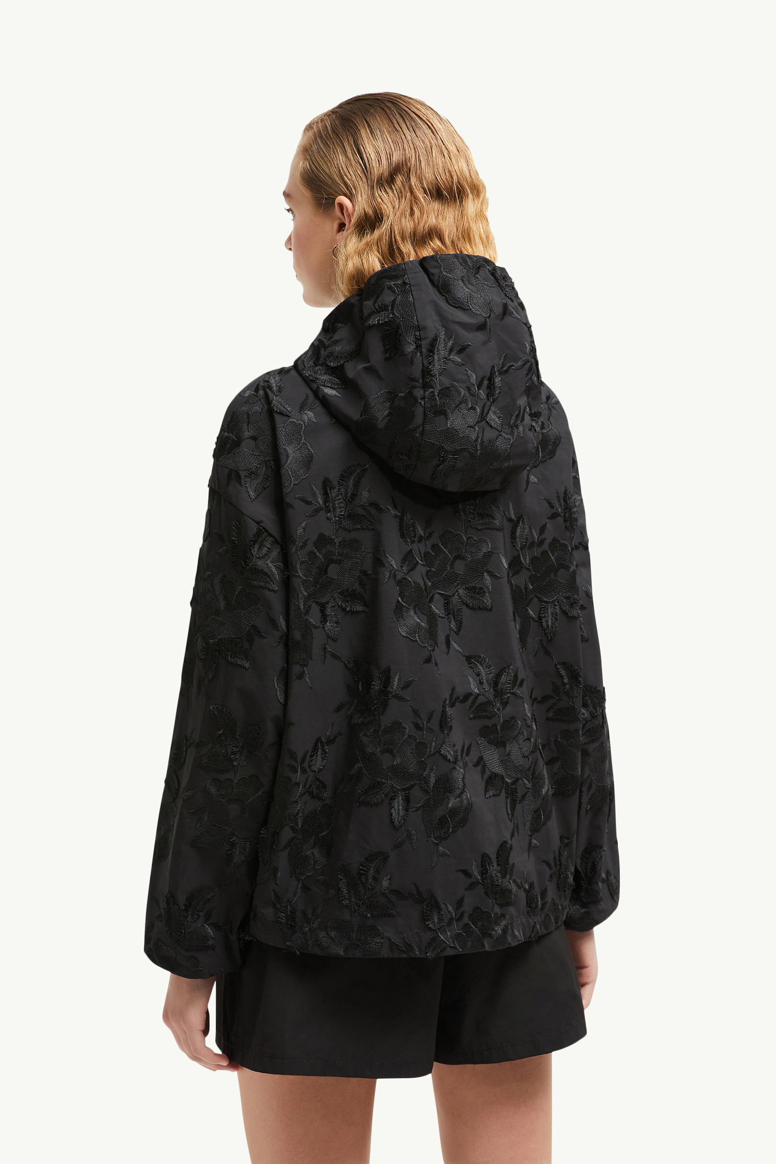 Chaqueta con capucha Charmeil Mujer Negro Moncler 4